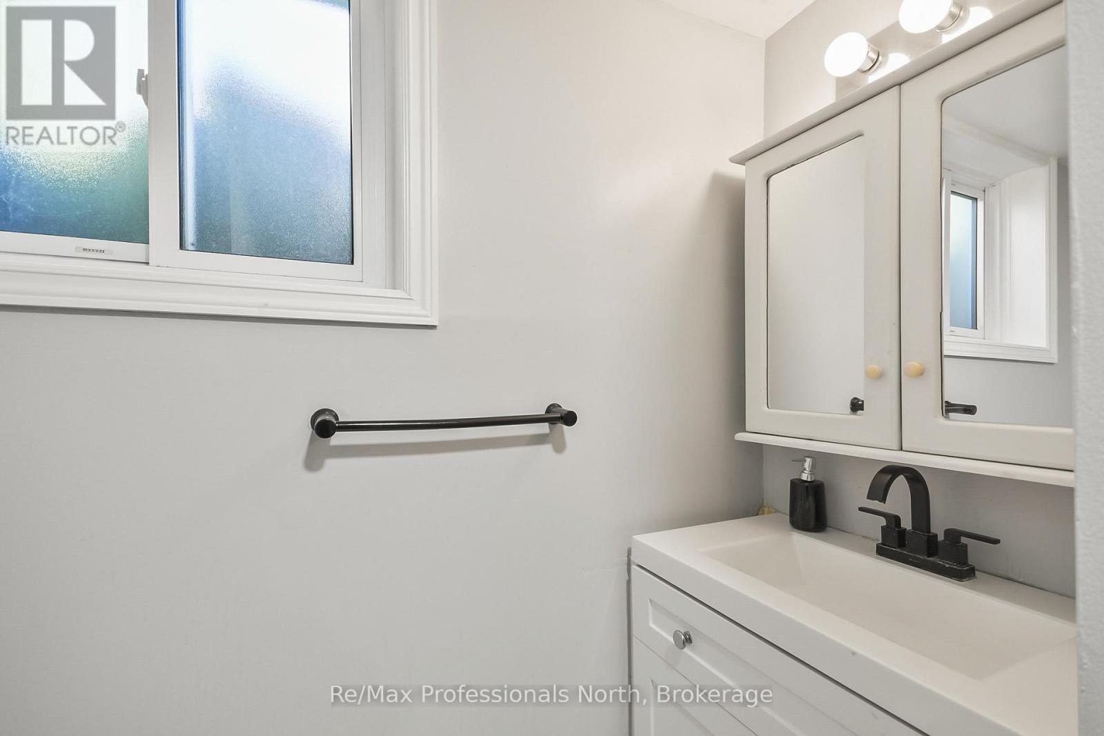 110 FRASER STREET - 25