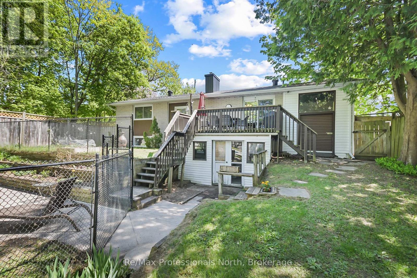 110 FRASER STREET - 40