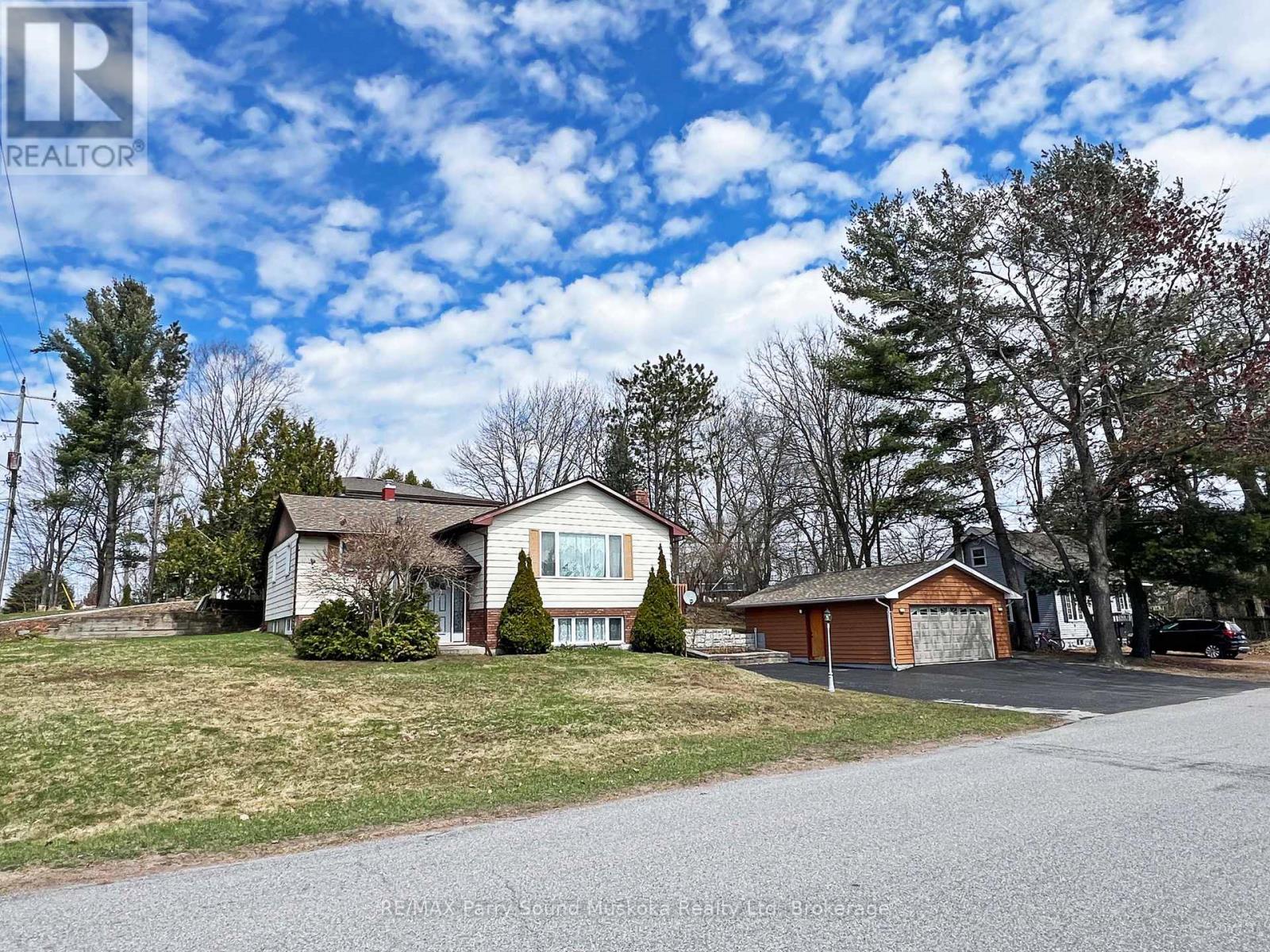 Spacious corner lot