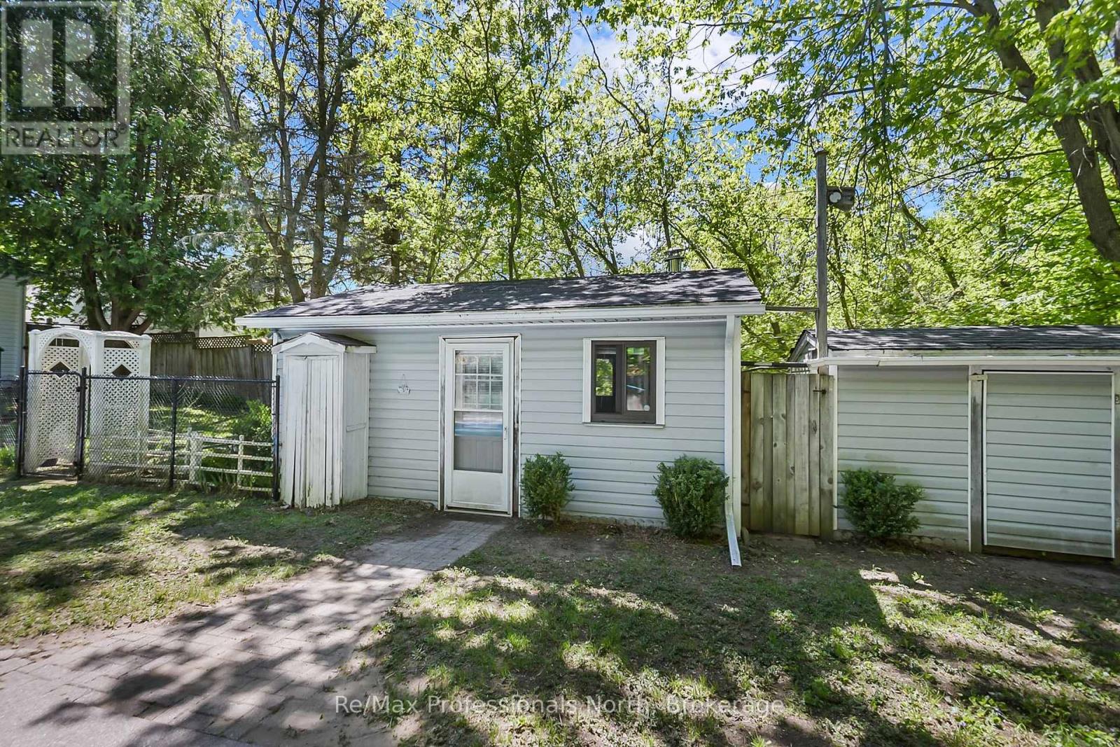 110 FRASER STREET - 41