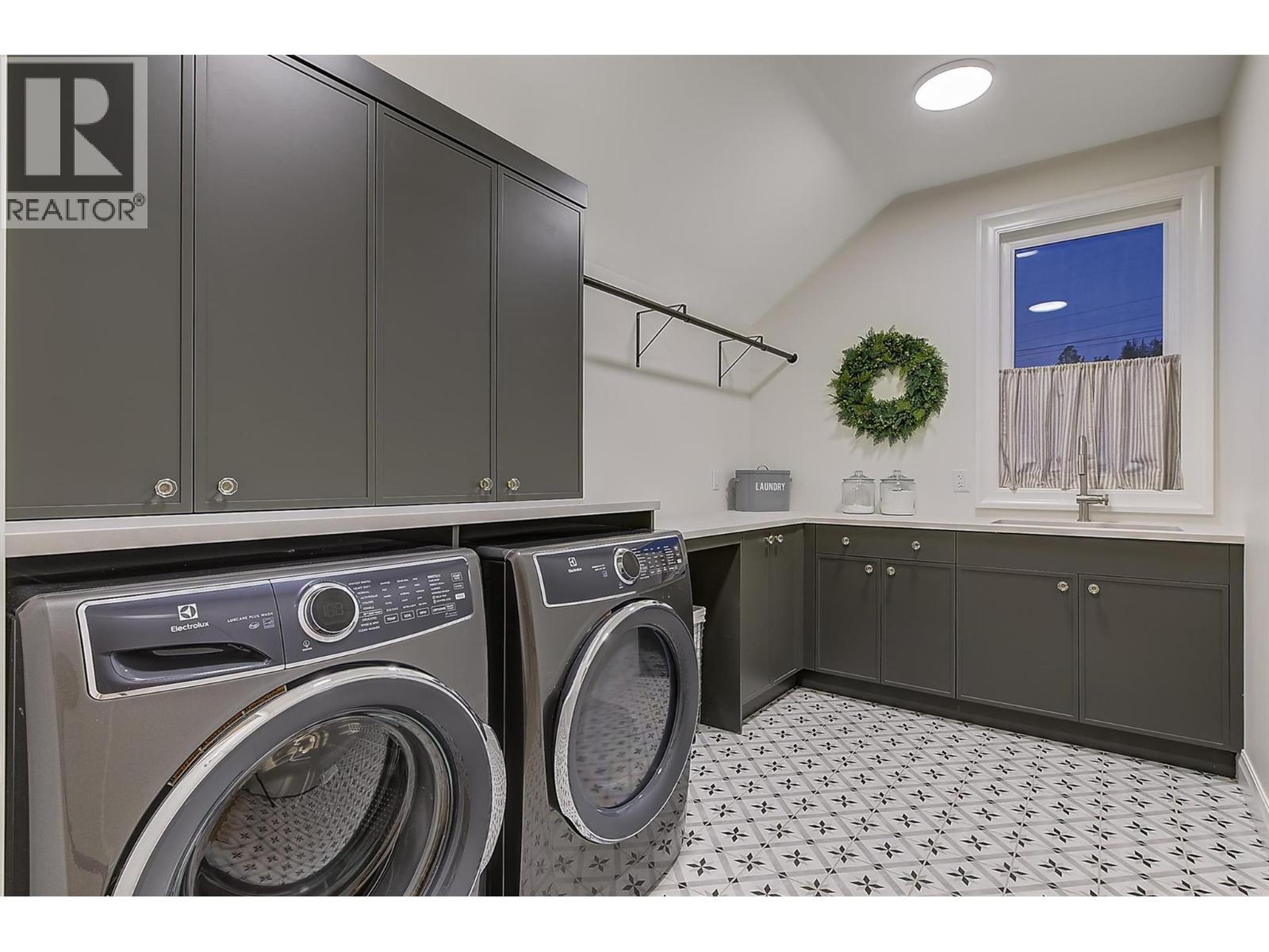  622 Trumpeter Road, Kelowna