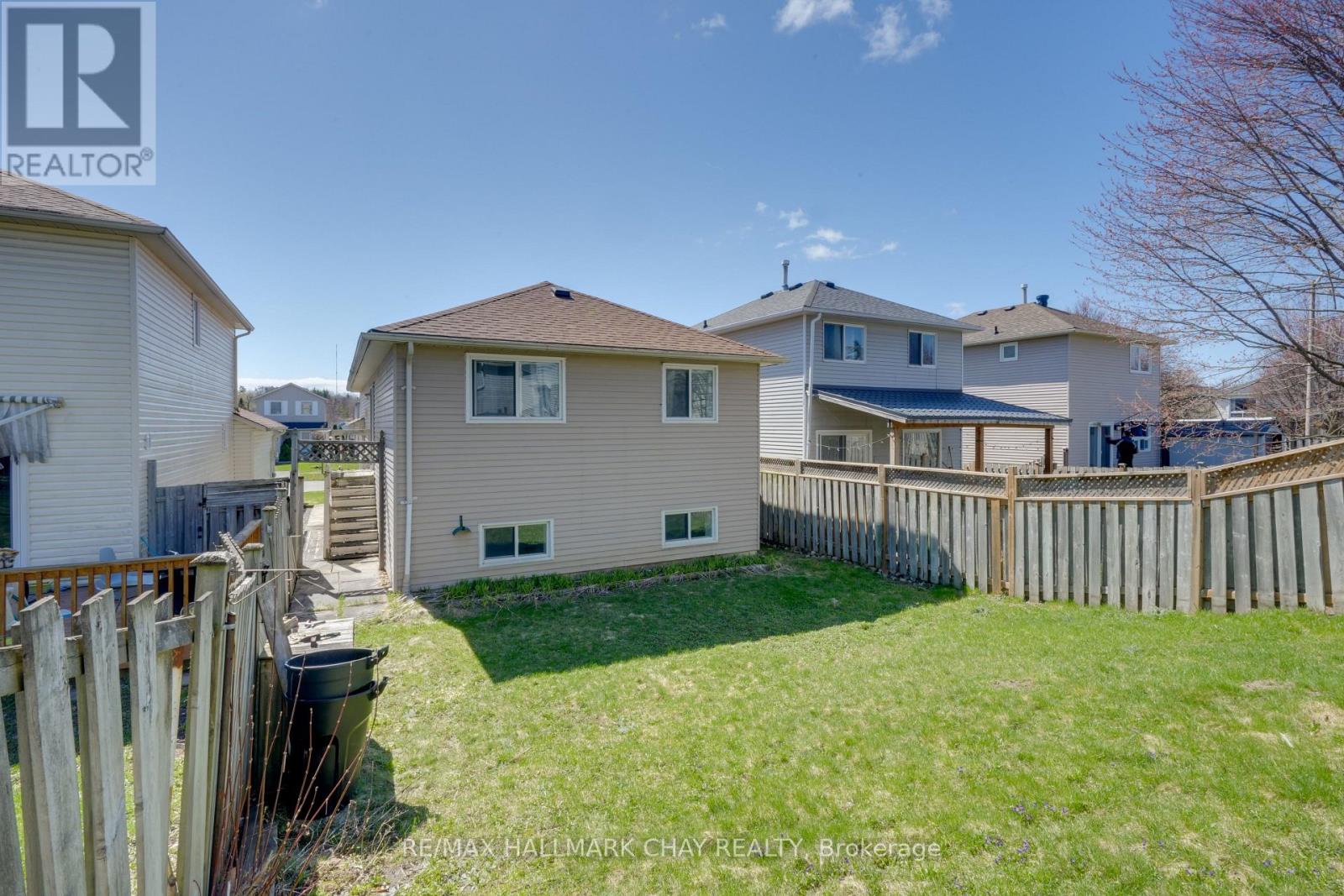 6 D'AMBROSIO DRIVE — photo 21