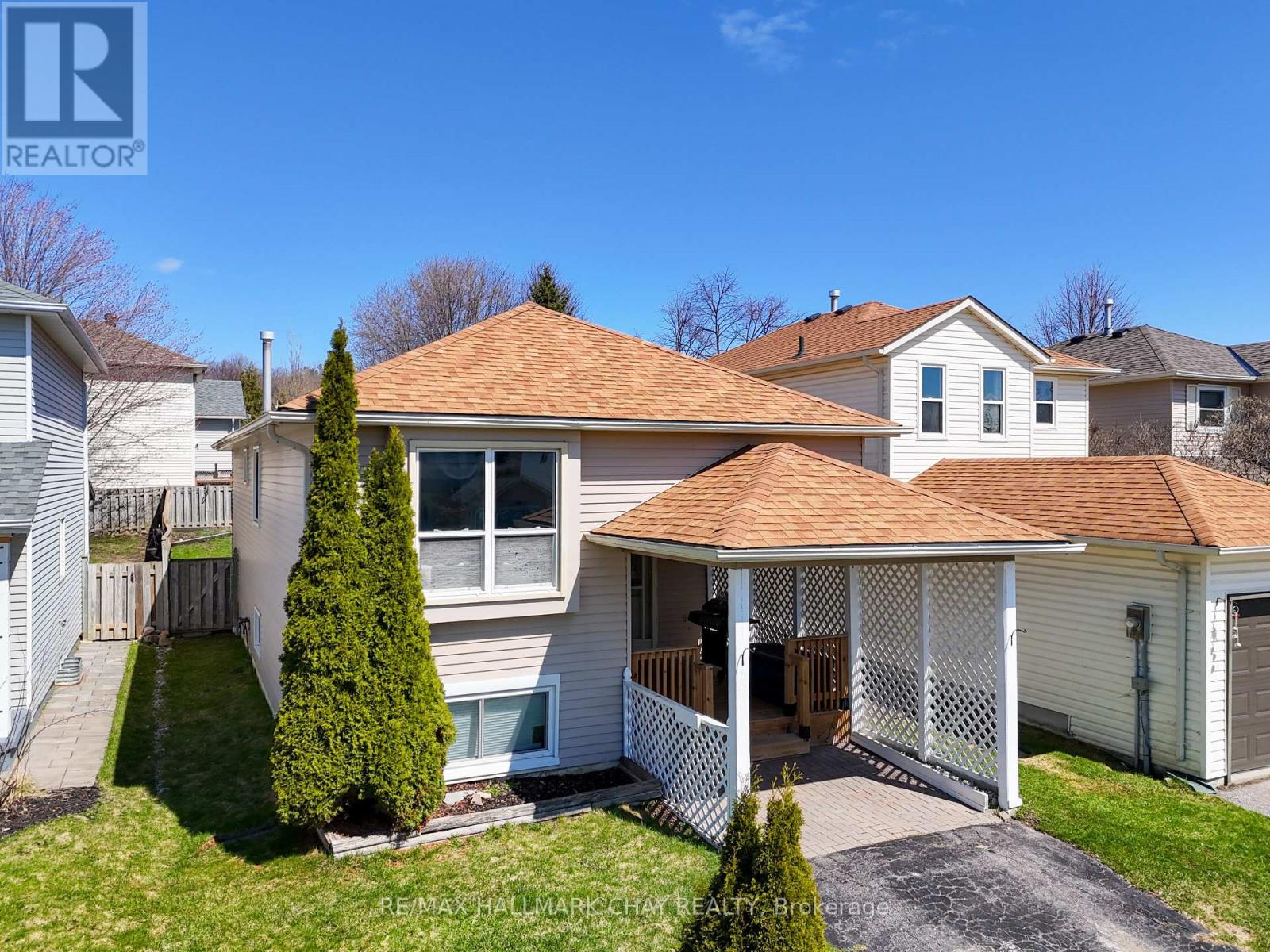 6 D'AMBROSIO DRIVE — photo 2