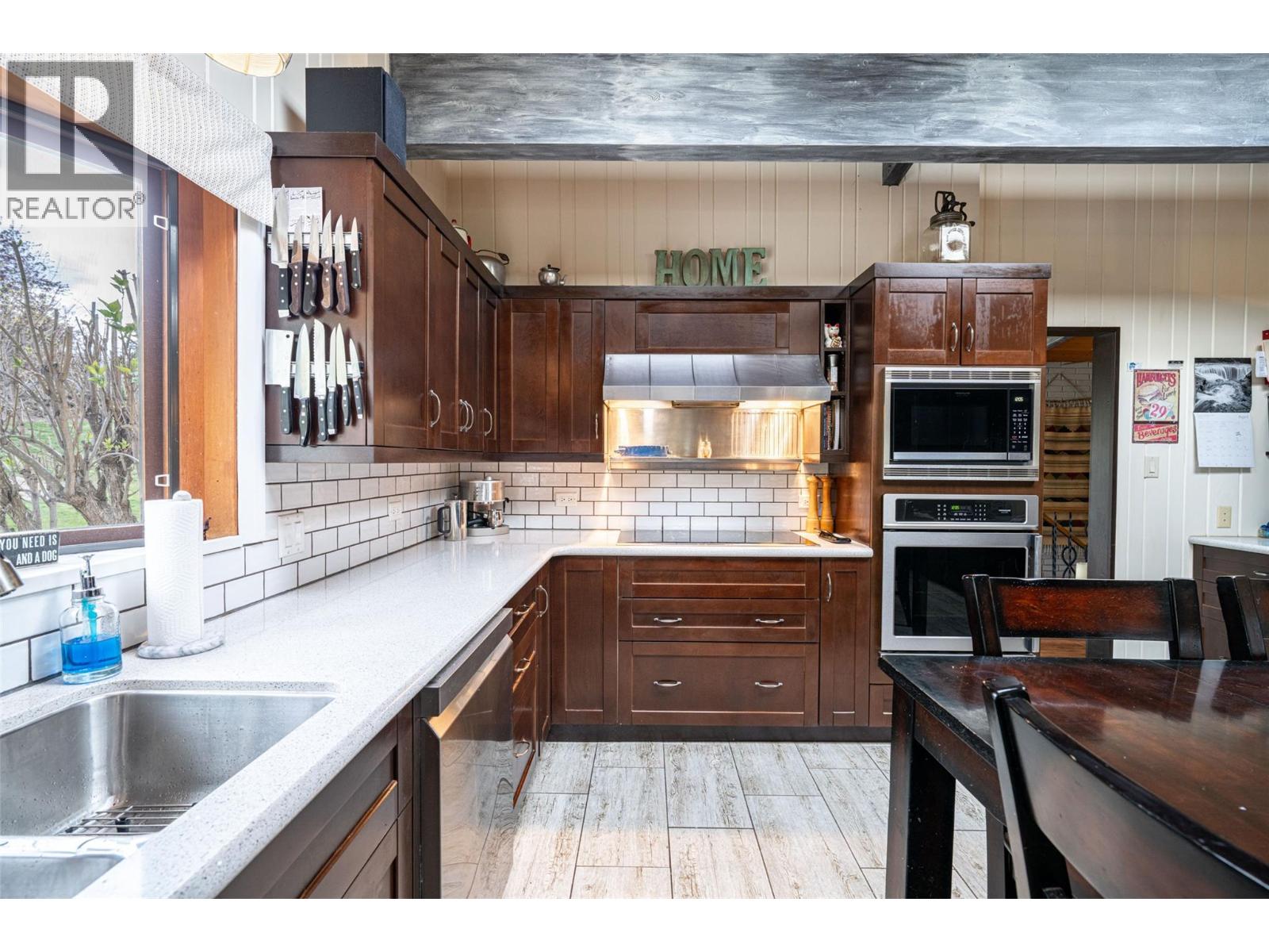 701 Robin Road, Vernon