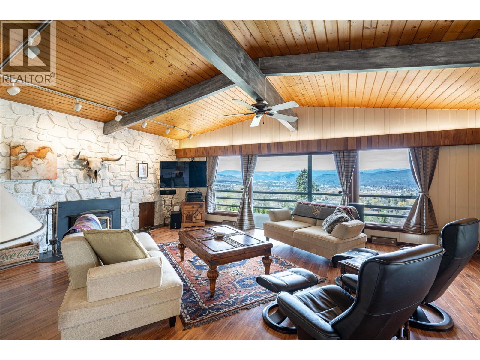 701 Robin Road, Vernon