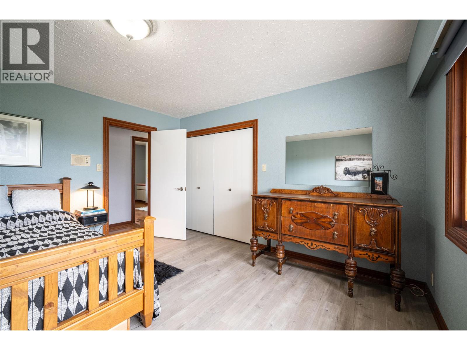 701 Robin Road, Vernon