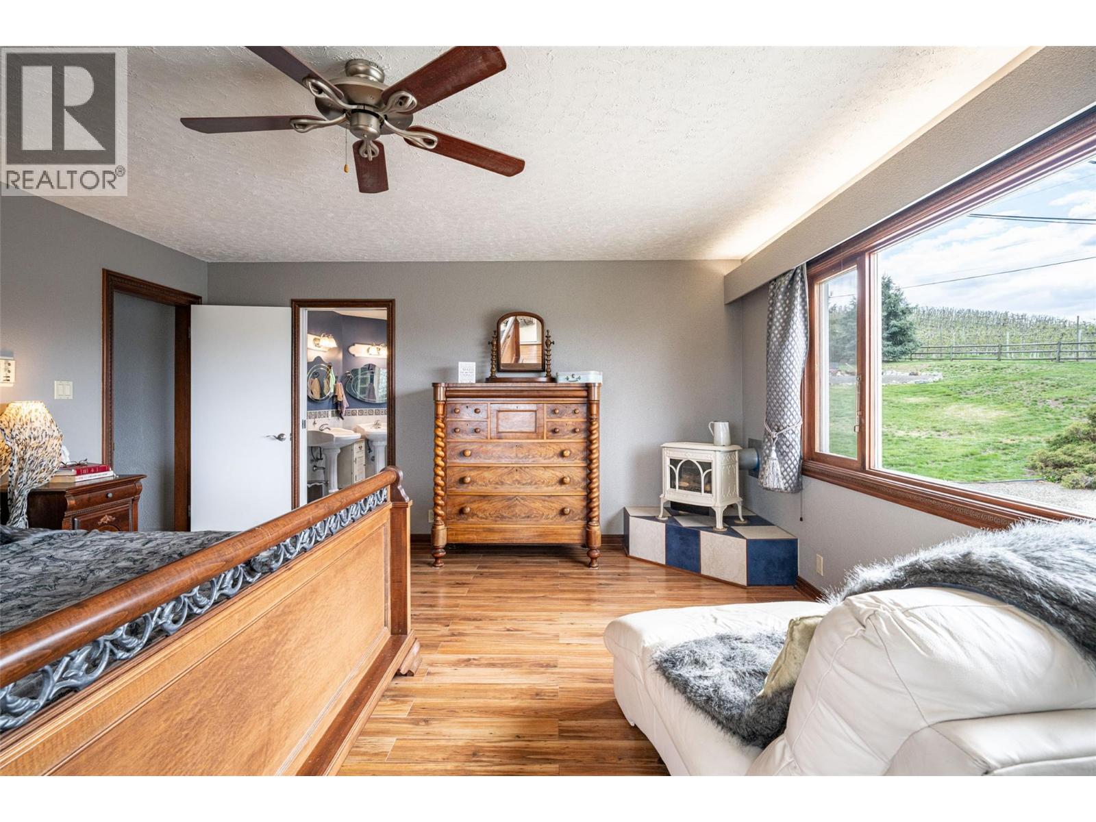 701 Robin Road, Vernon