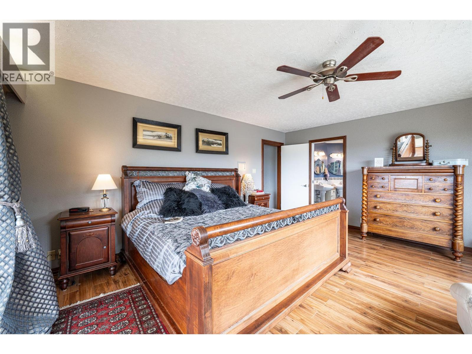 701 Robin Road, Vernon