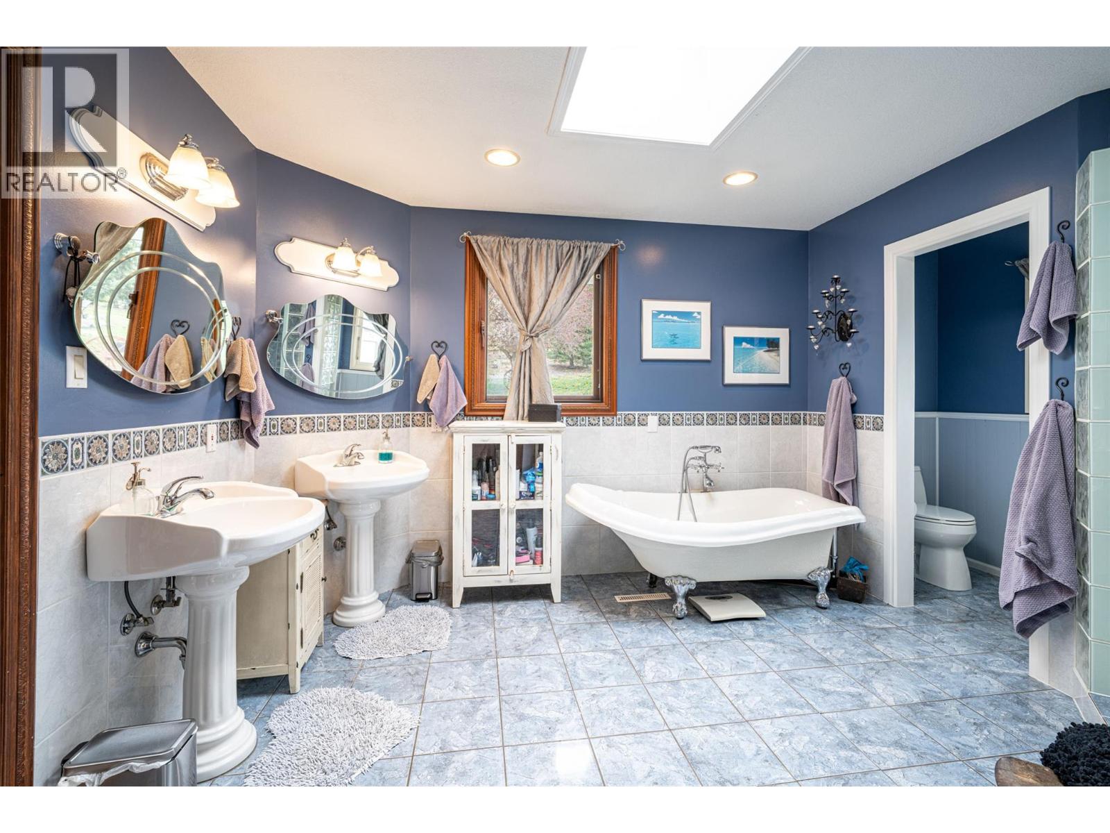 701 Robin Road, Vernon