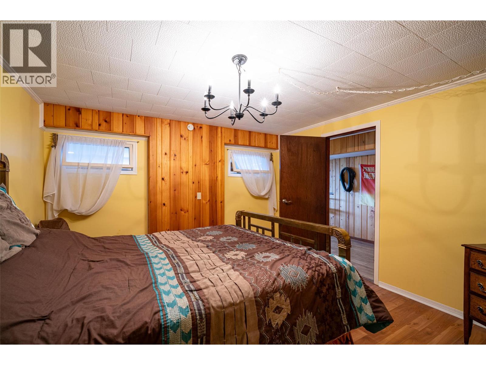 701 Robin Road, Vernon