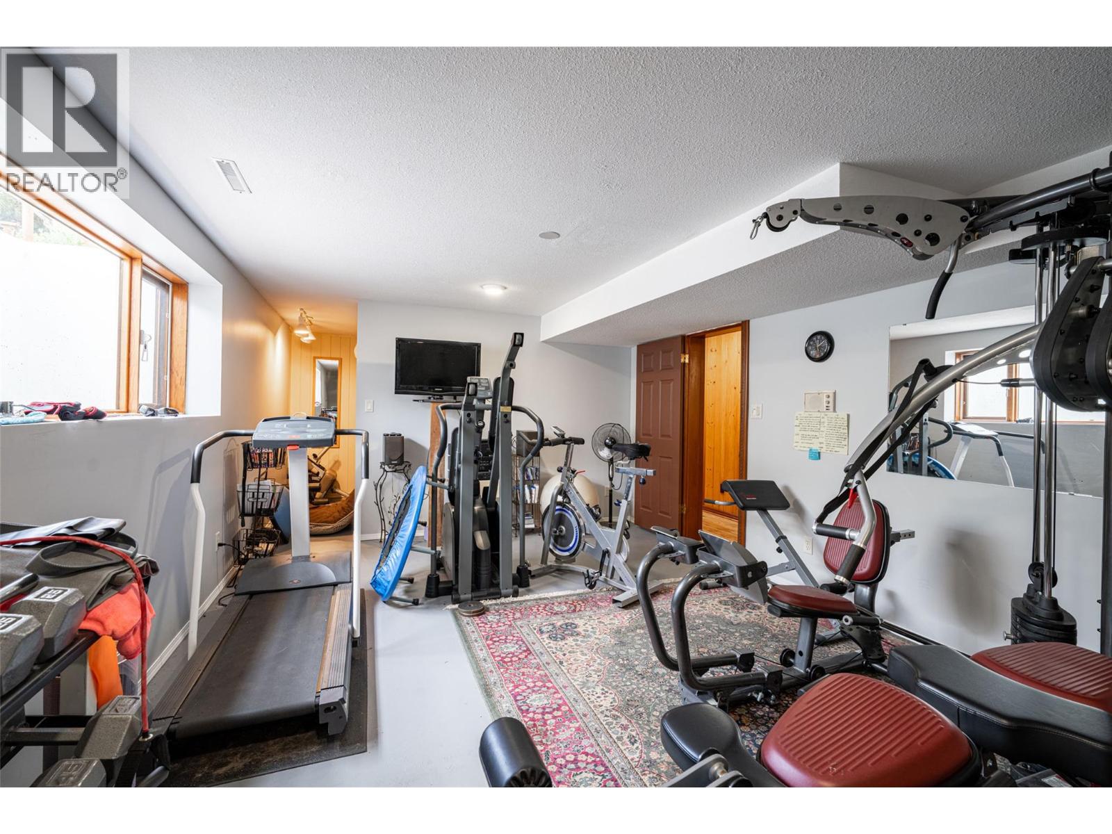 701 Robin Road, Vernon