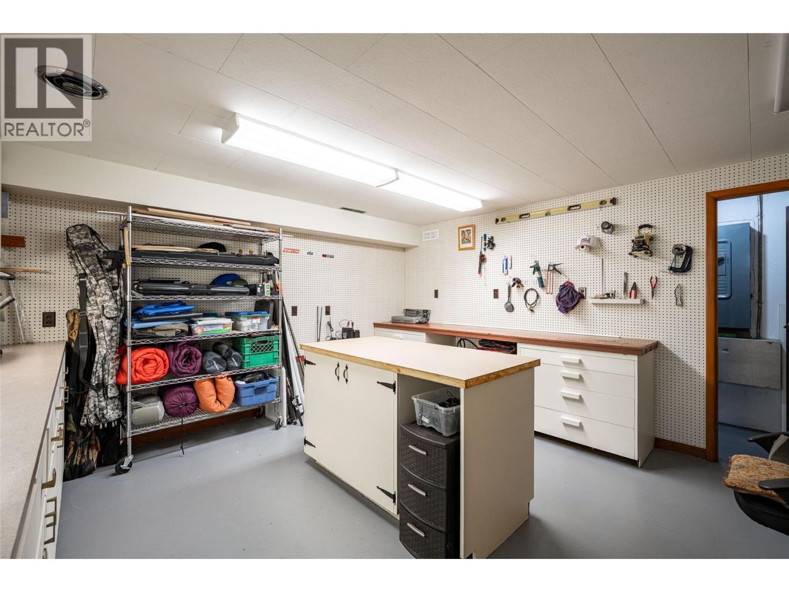 701 Robin Road, Vernon