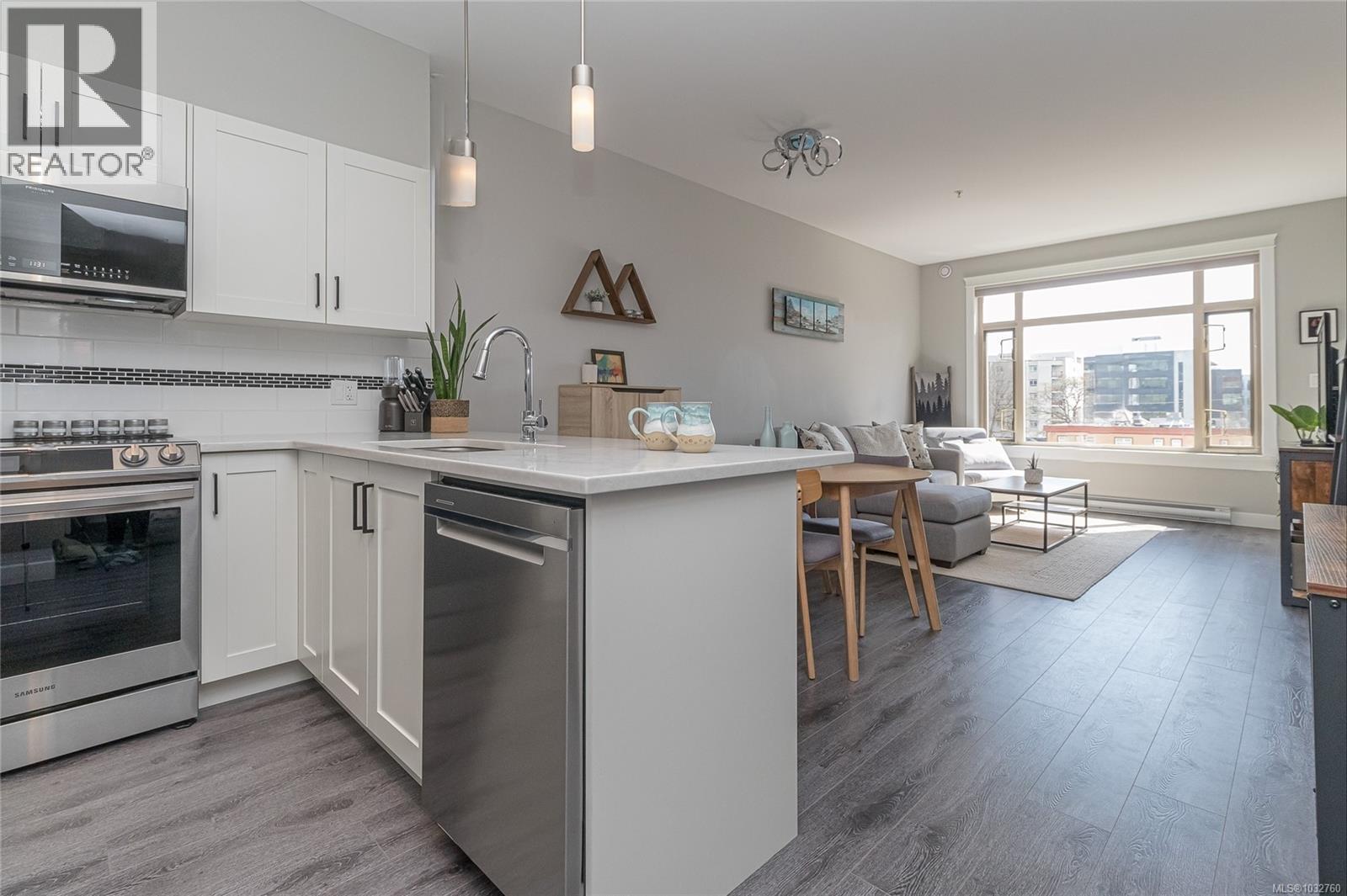 308 844 Goldstream Avenue, Langford