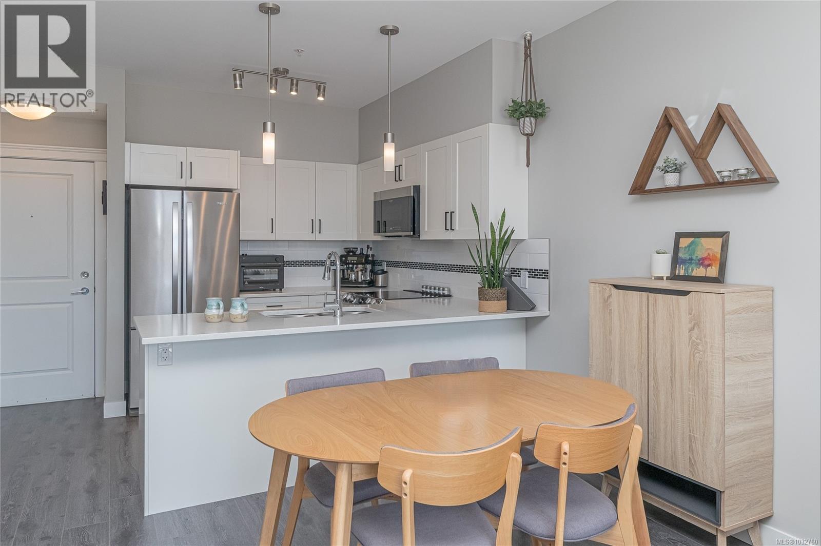 308 844 Goldstream Avenue, Langford