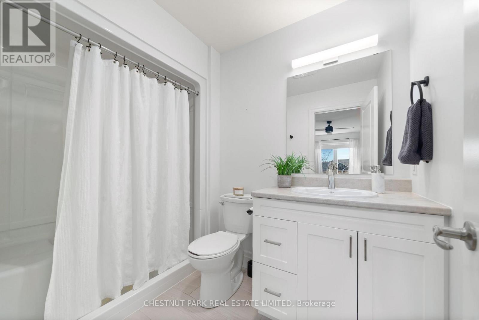 36 CAMPBELL CRESCENT - 17