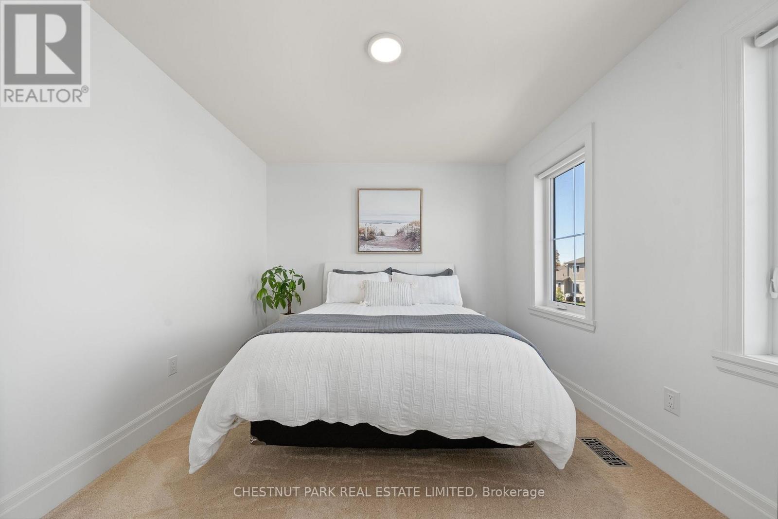 36 CAMPBELL CRESCENT - 20