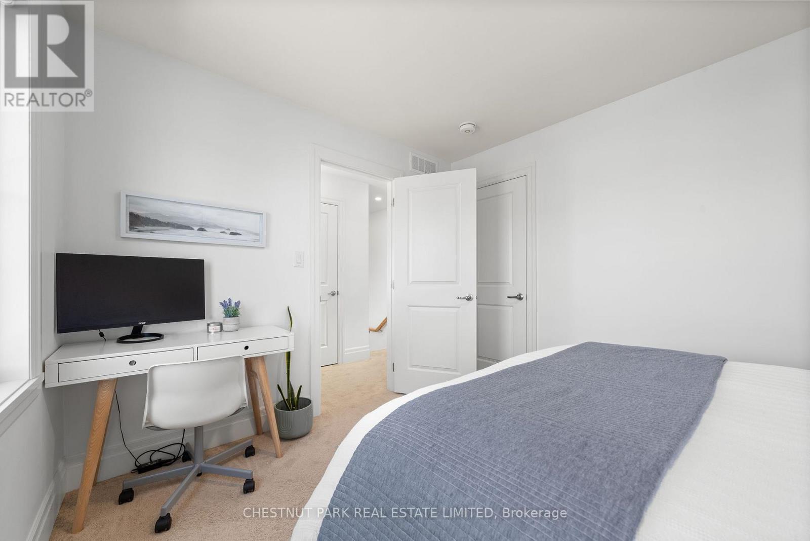 36 CAMPBELL CRESCENT - 21