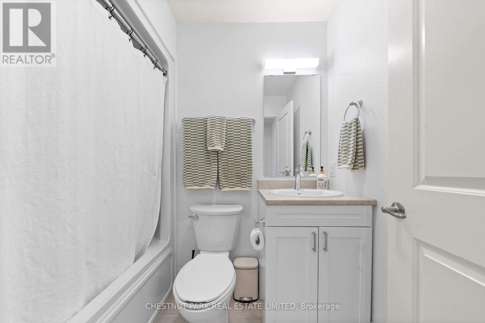36 CAMPBELL CRESCENT - 22