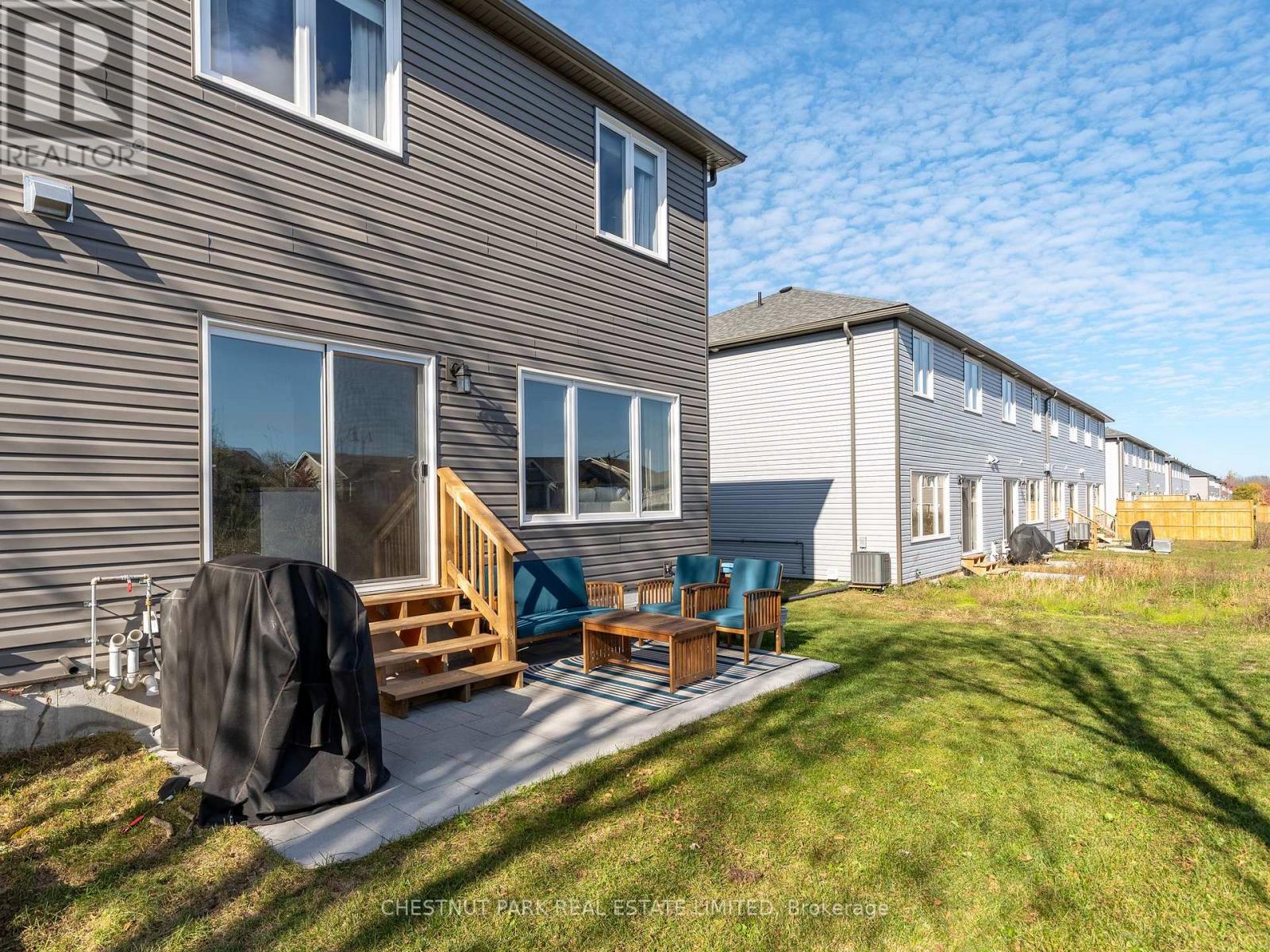 36 CAMPBELL CRESCENT - 28