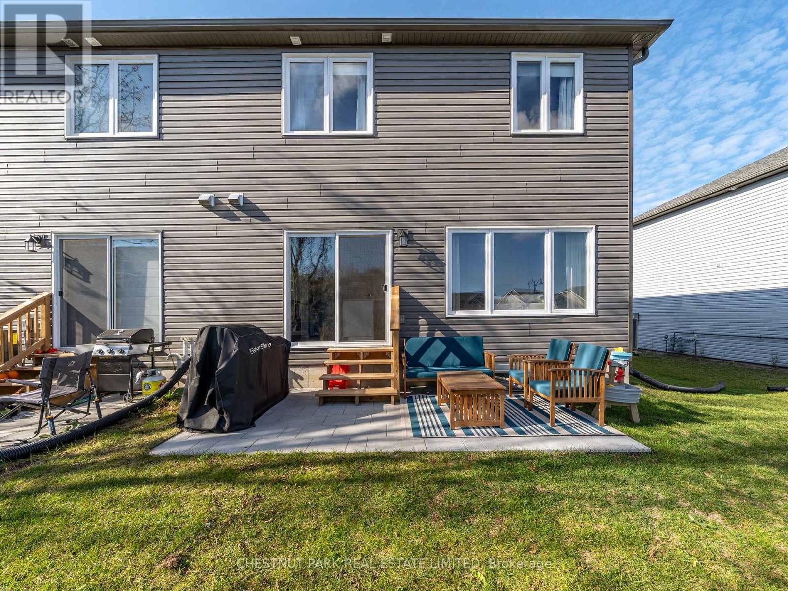 36 CAMPBELL CRESCENT - 29