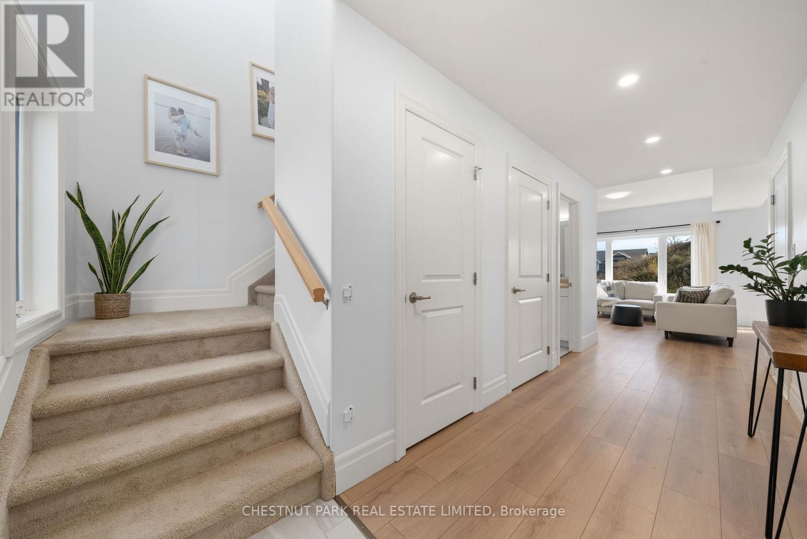 36 CAMPBELL CRESCENT - 3