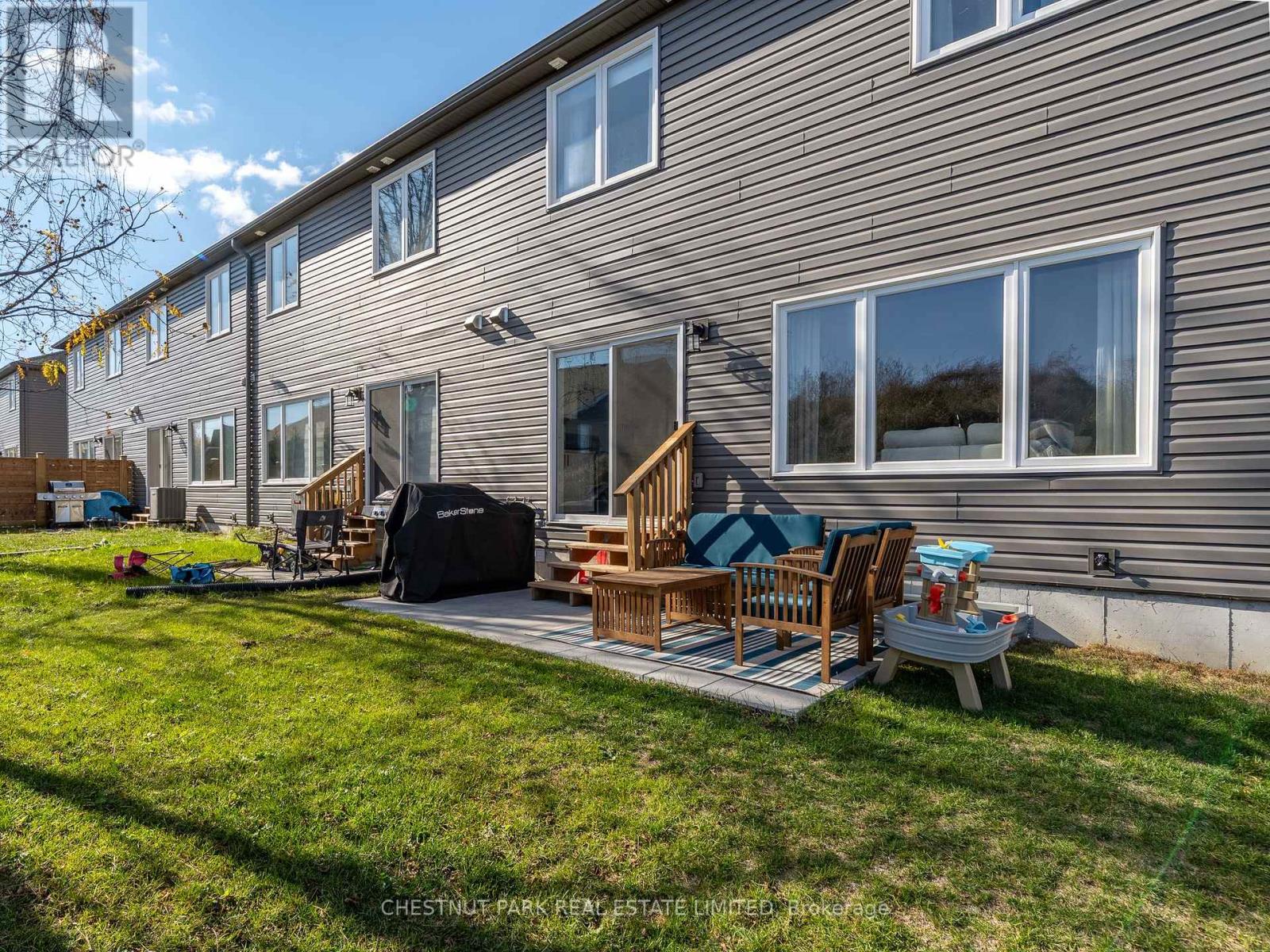 36 CAMPBELL CRESCENT - 30