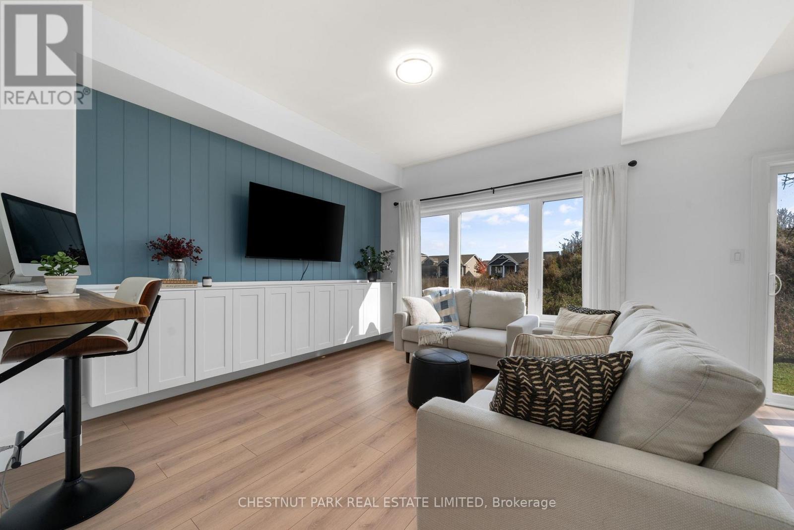 36 CAMPBELL CRESCENT - 4