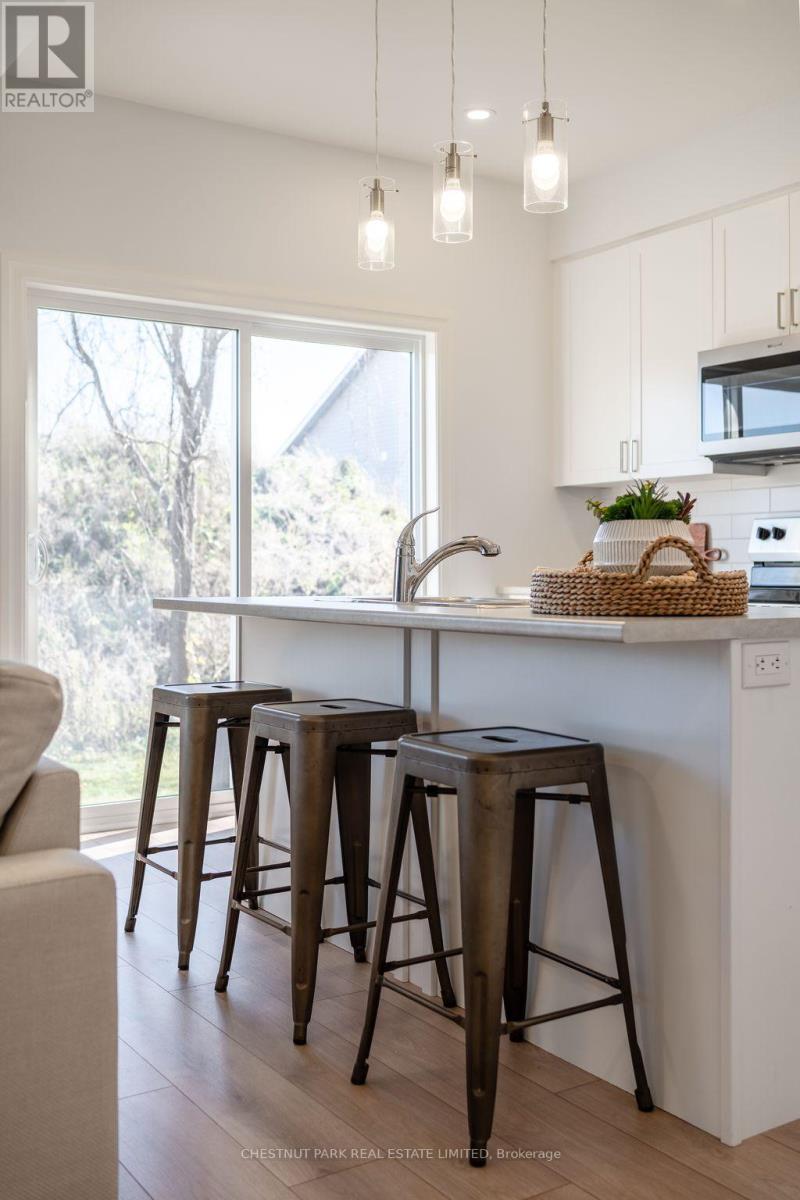 36 CAMPBELL CRESCENT - 8