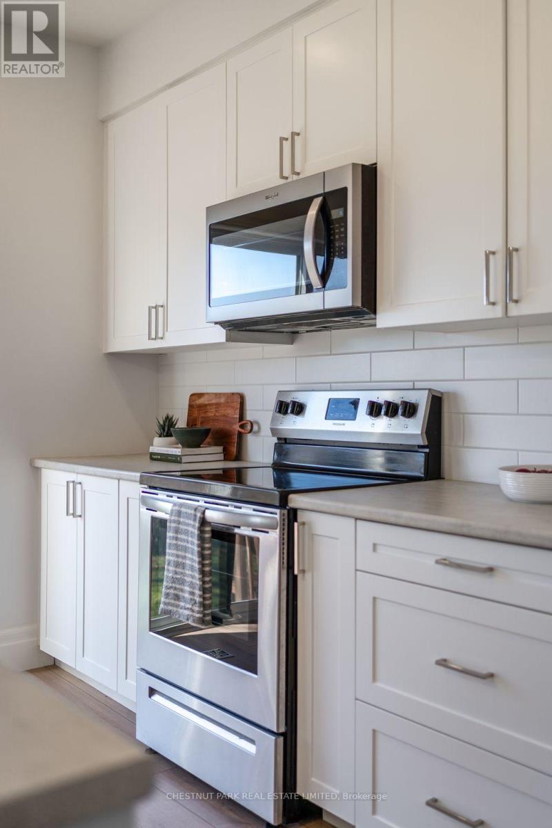 36 CAMPBELL CRESCENT - 9