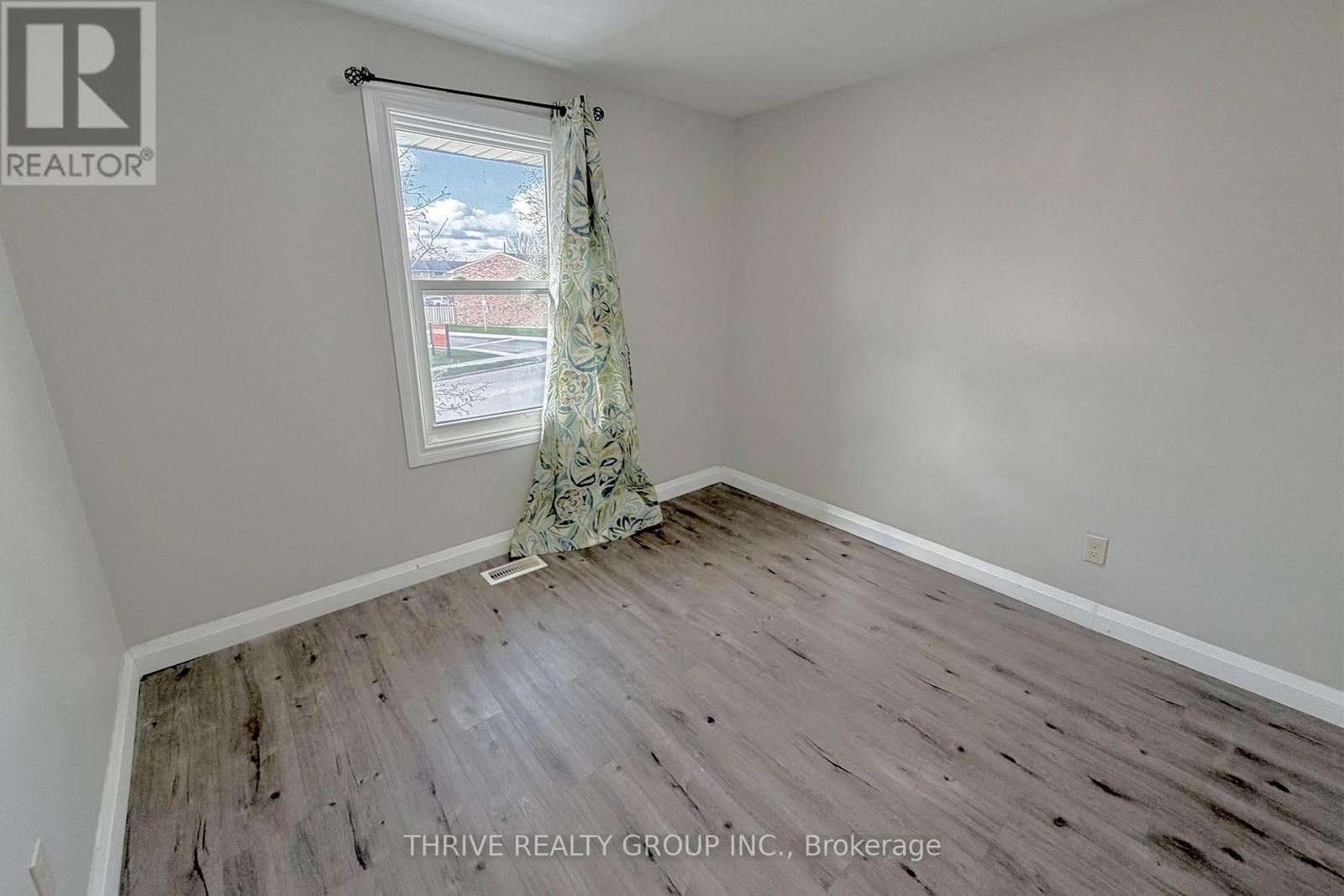 218 ADMIRAL DRIVE Property Photo