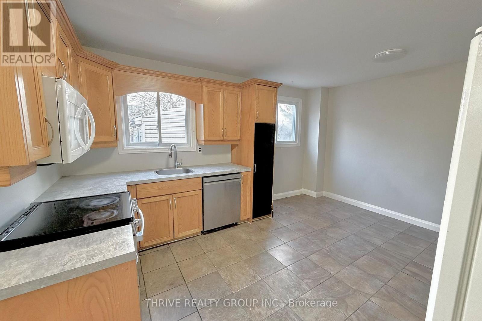 218 ADMIRAL DRIVE Property Photo