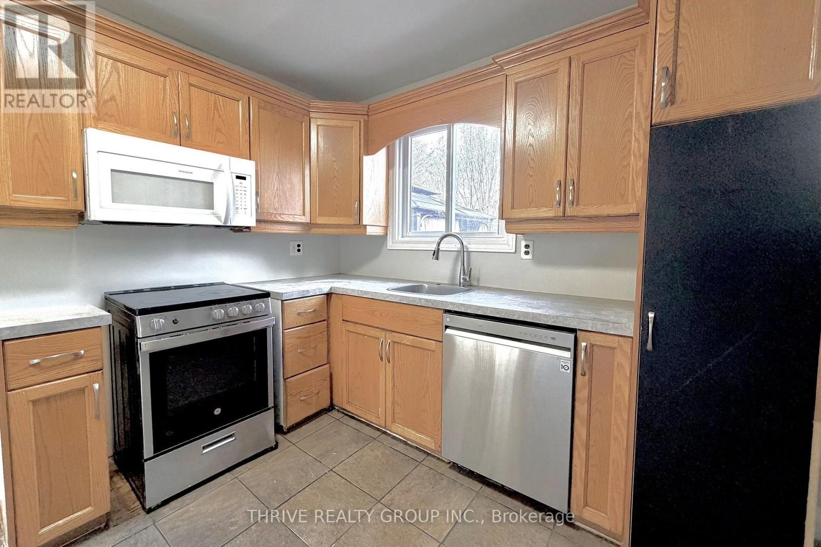 218 ADMIRAL DRIVE Property Photo