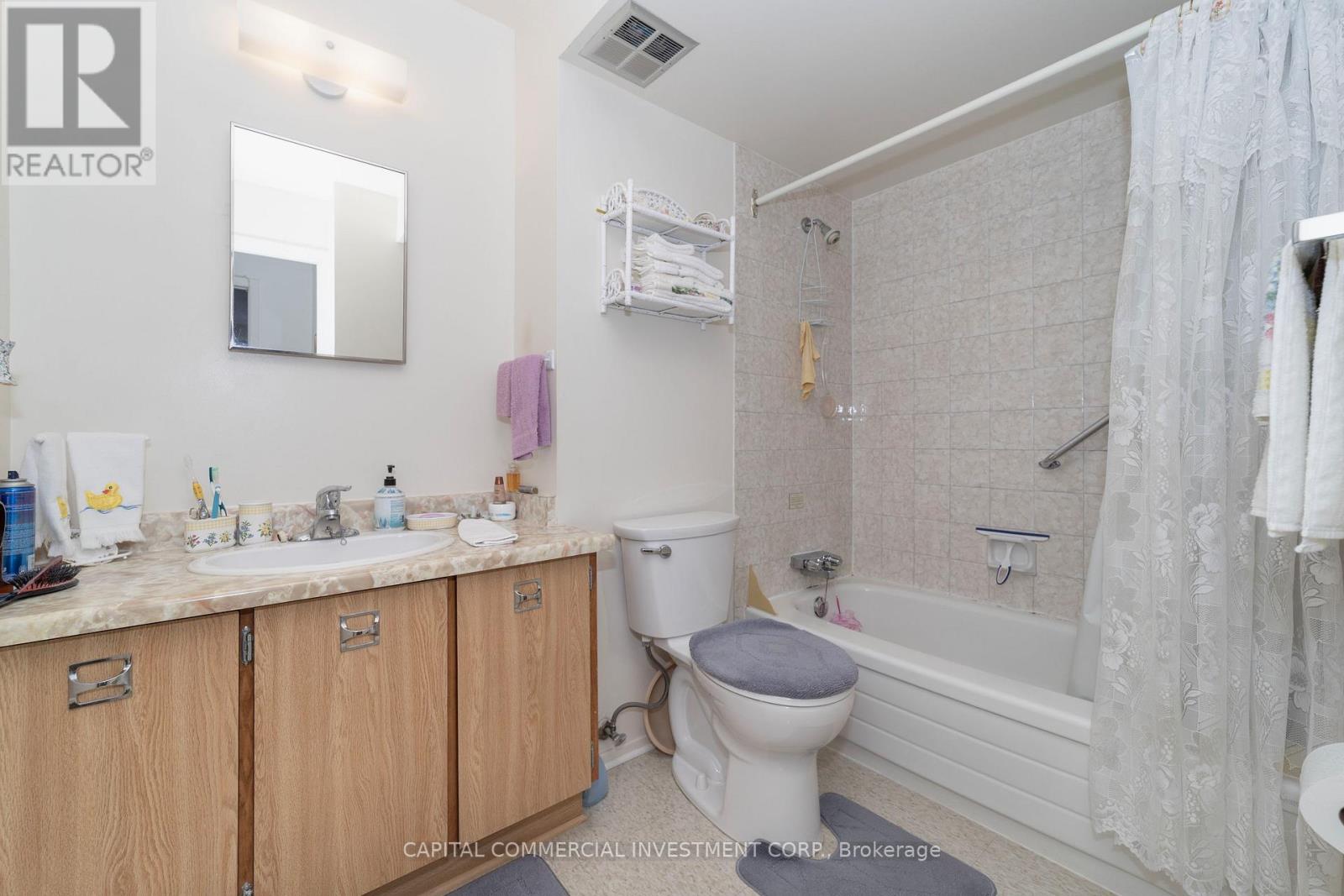 4 ROBERT STREET - 17