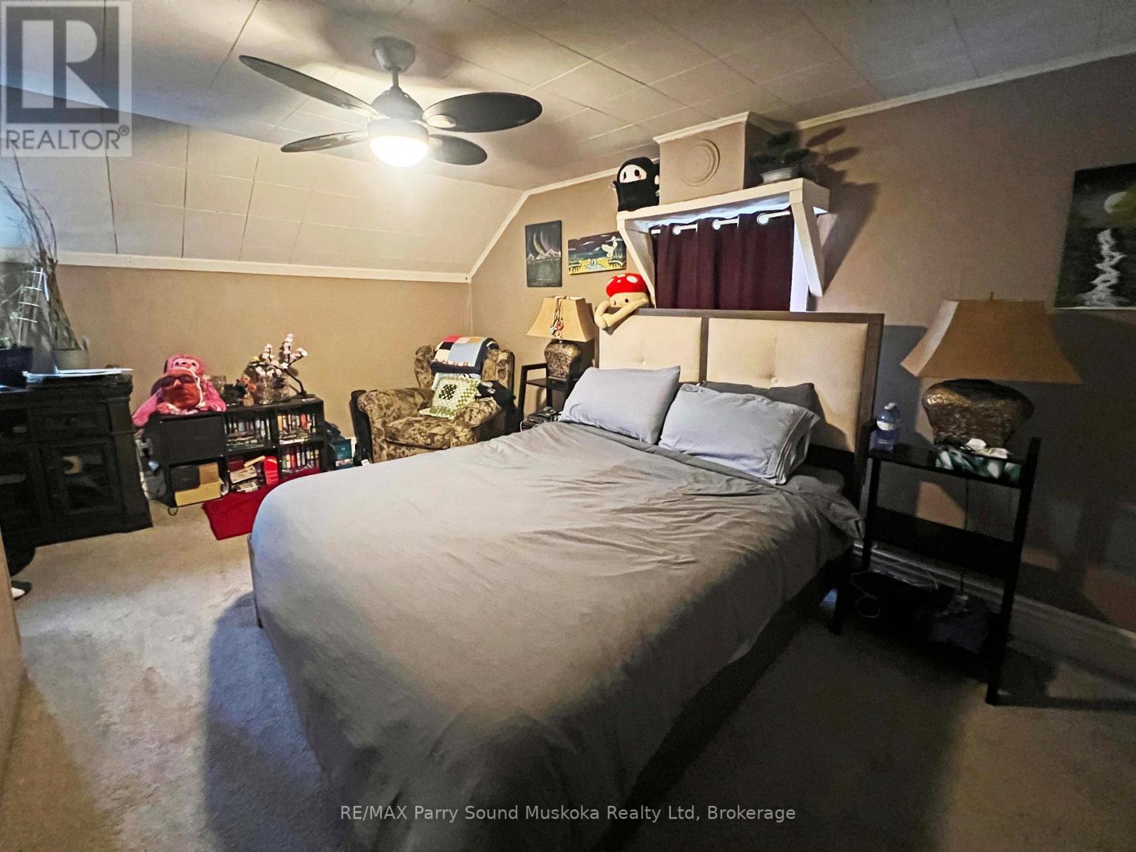 Principal bedroom