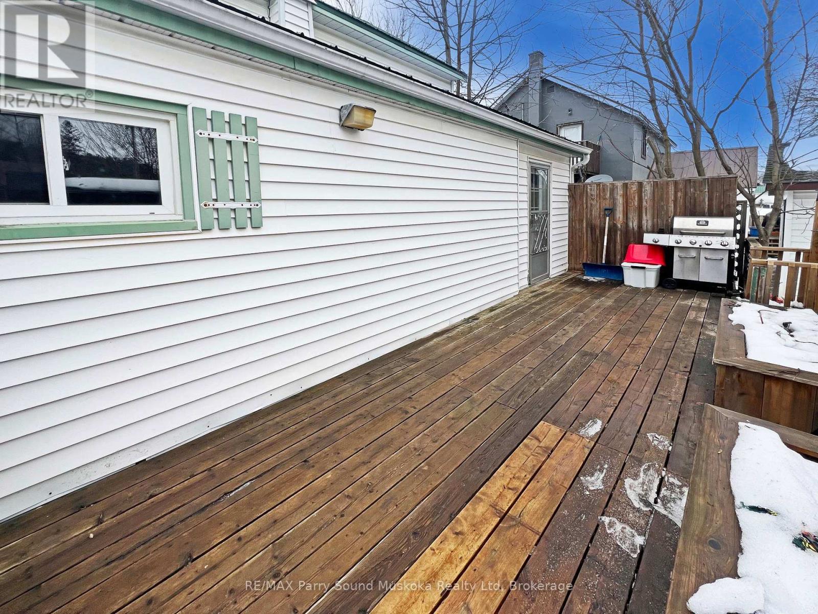 Large sundeck