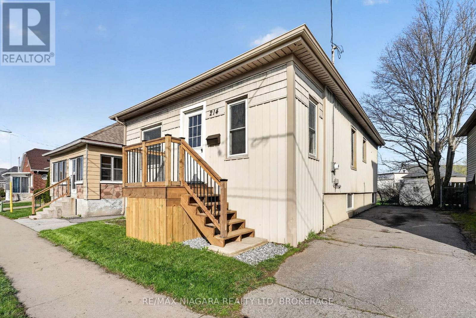214 NIAGARA STREET - 2