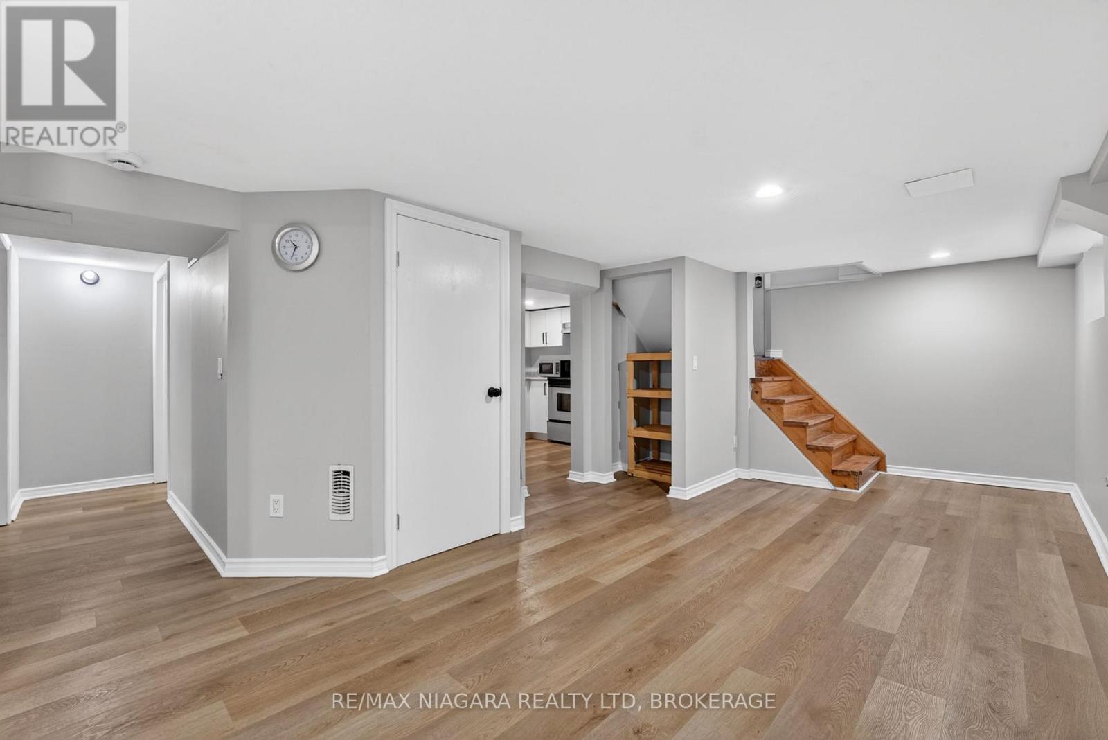 214 NIAGARA STREET - 21