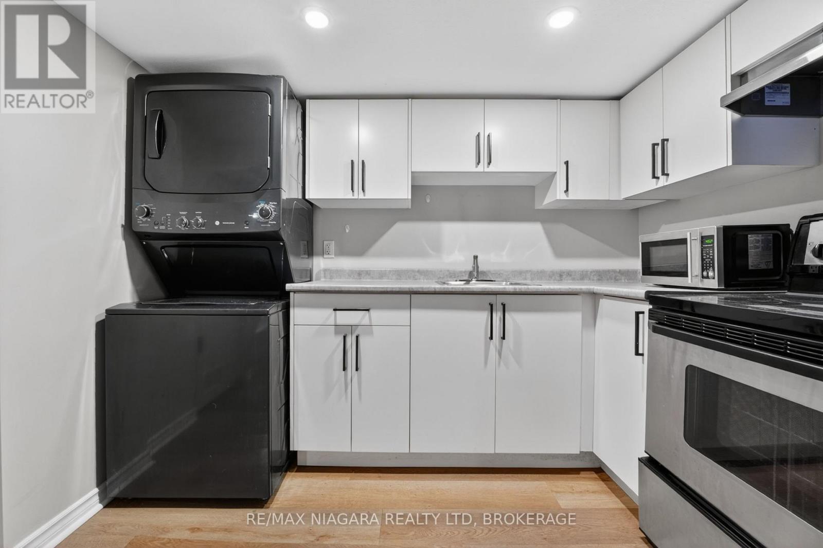 214 NIAGARA STREET - 23