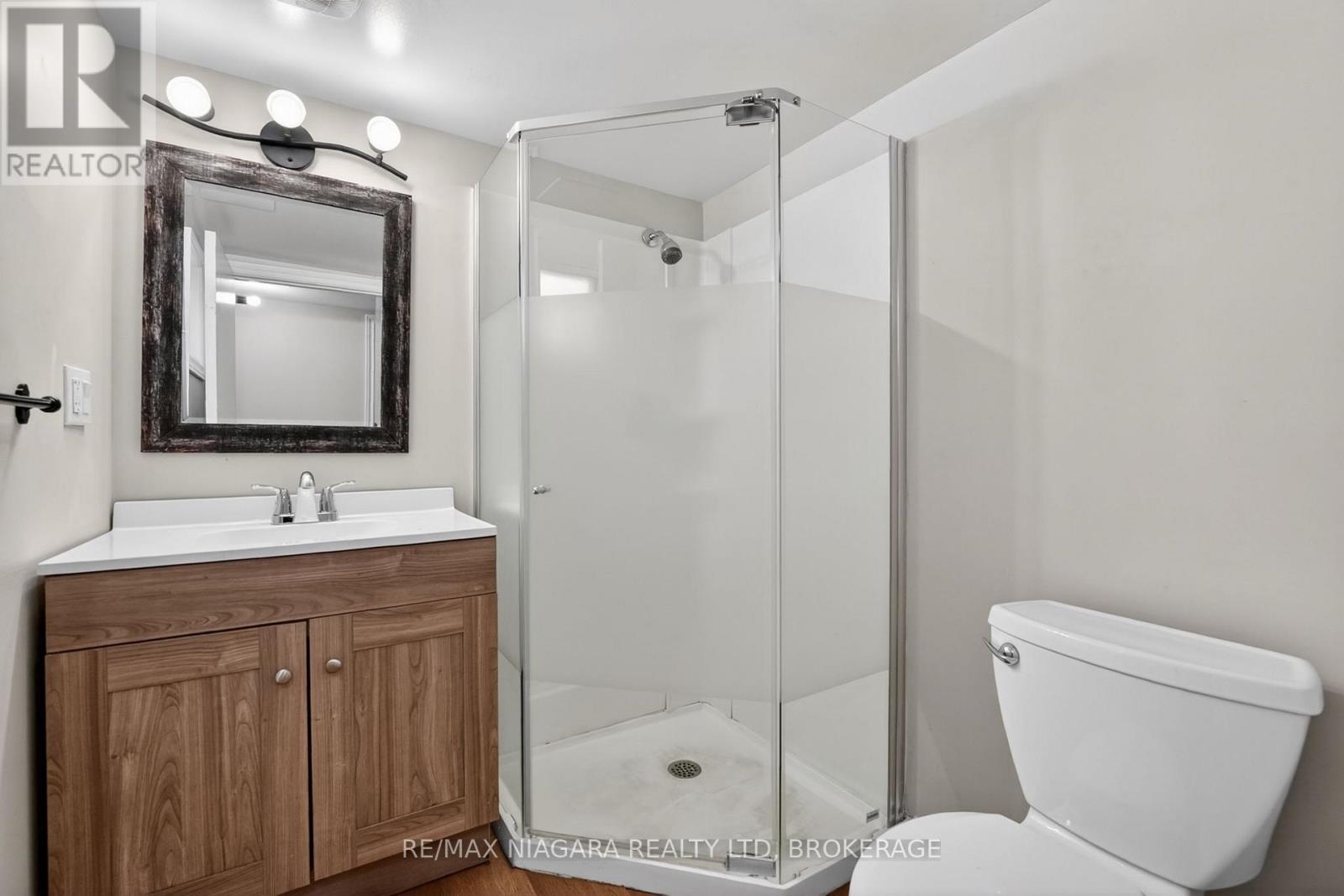 214 NIAGARA STREET - 26