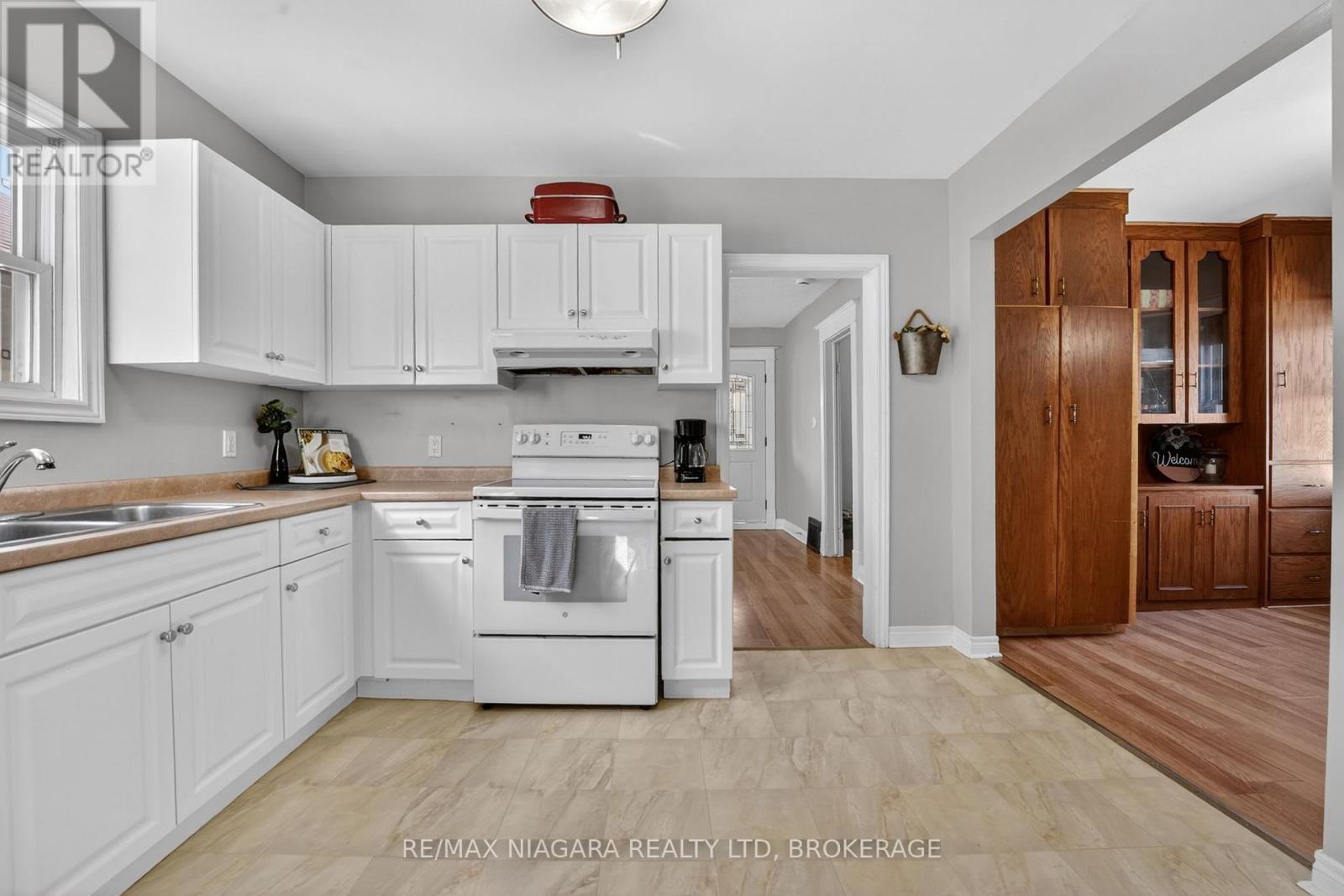 214 NIAGARA STREET - 4