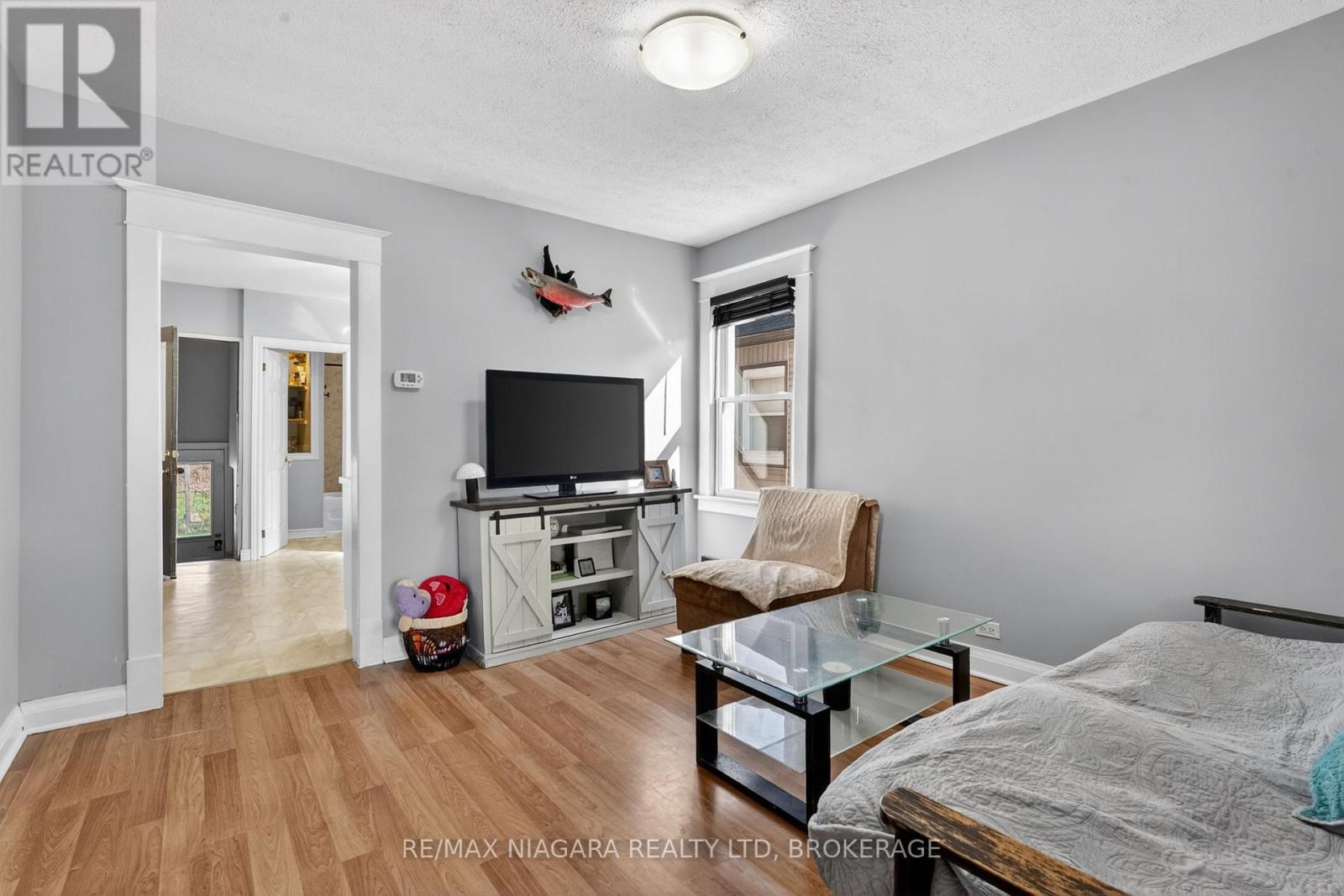 214 NIAGARA STREET - 7