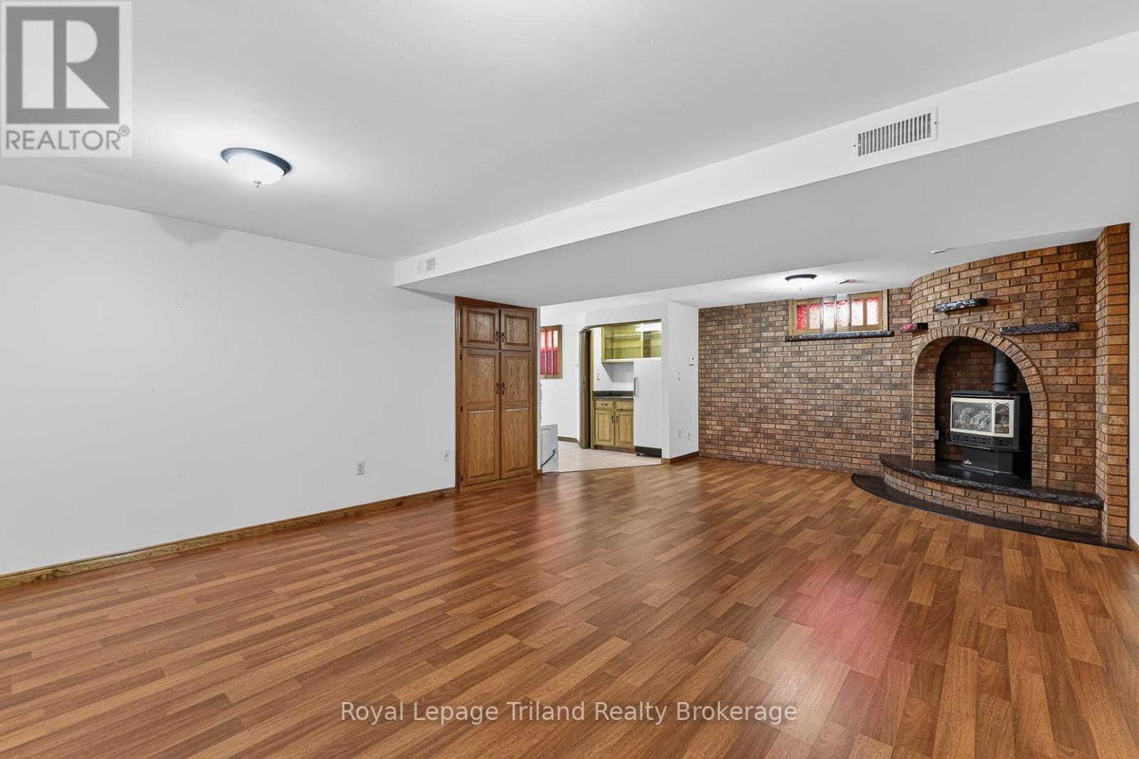 128 LOVEYS STREET E — photo 22