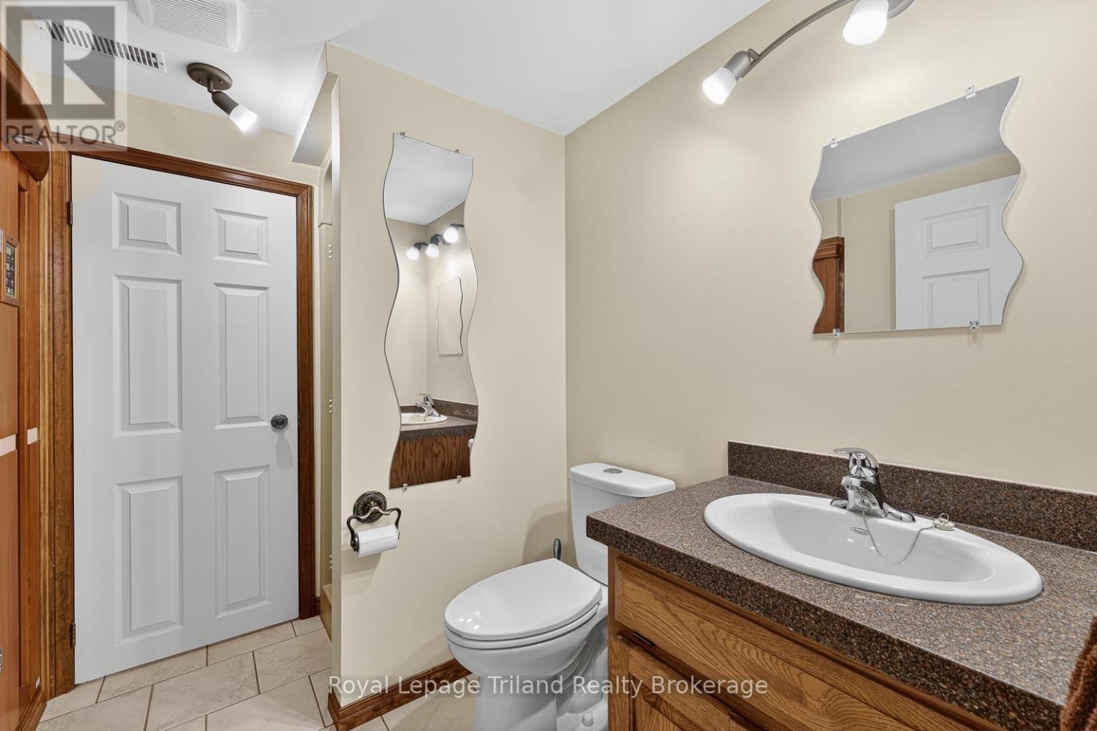 128 LOVEYS STREET E — photo 24