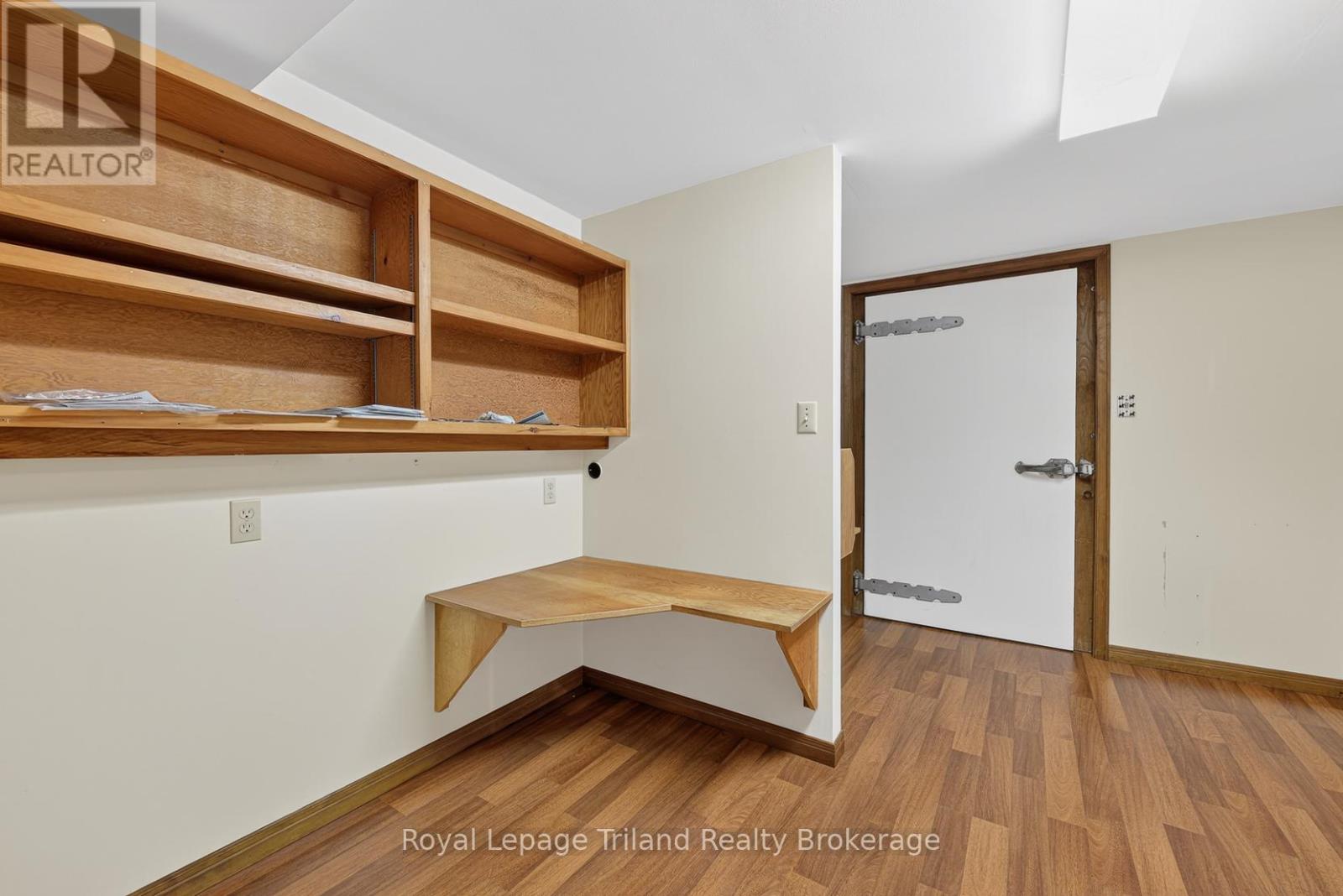 128 LOVEYS STREET E — photo 25