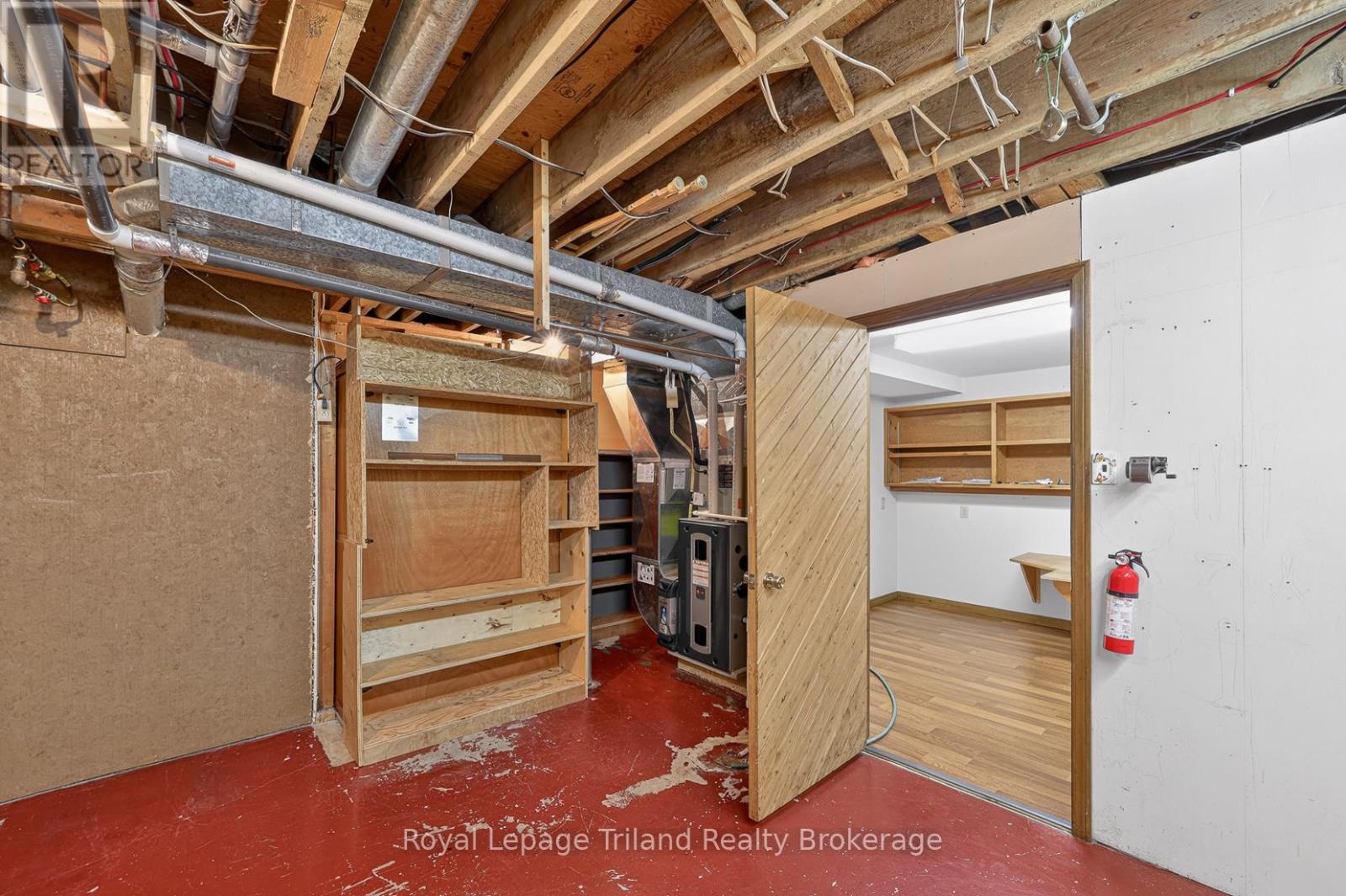 128 LOVEYS STREET E — photo 28