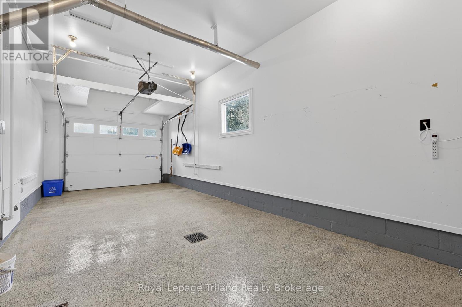 128 LOVEYS STREET E — photo 32
