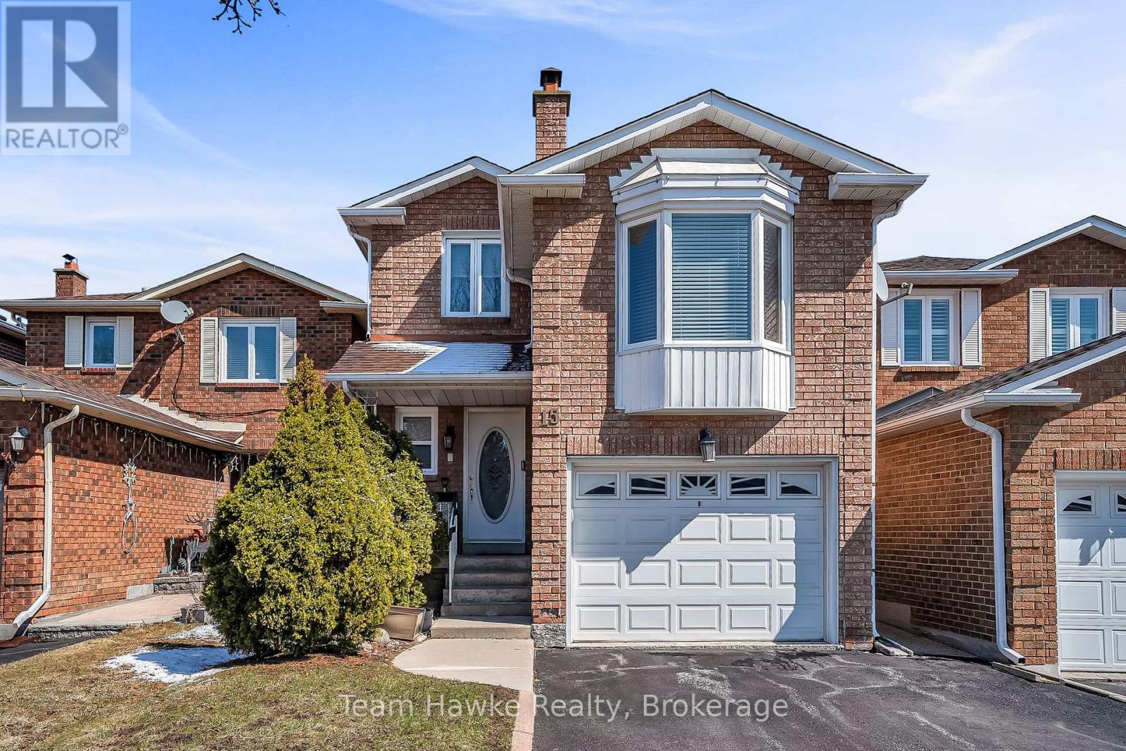 15 WHITE BOULEVARD - 1