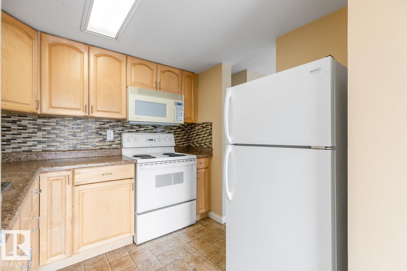 626 WILLOW CO NW — photo 9