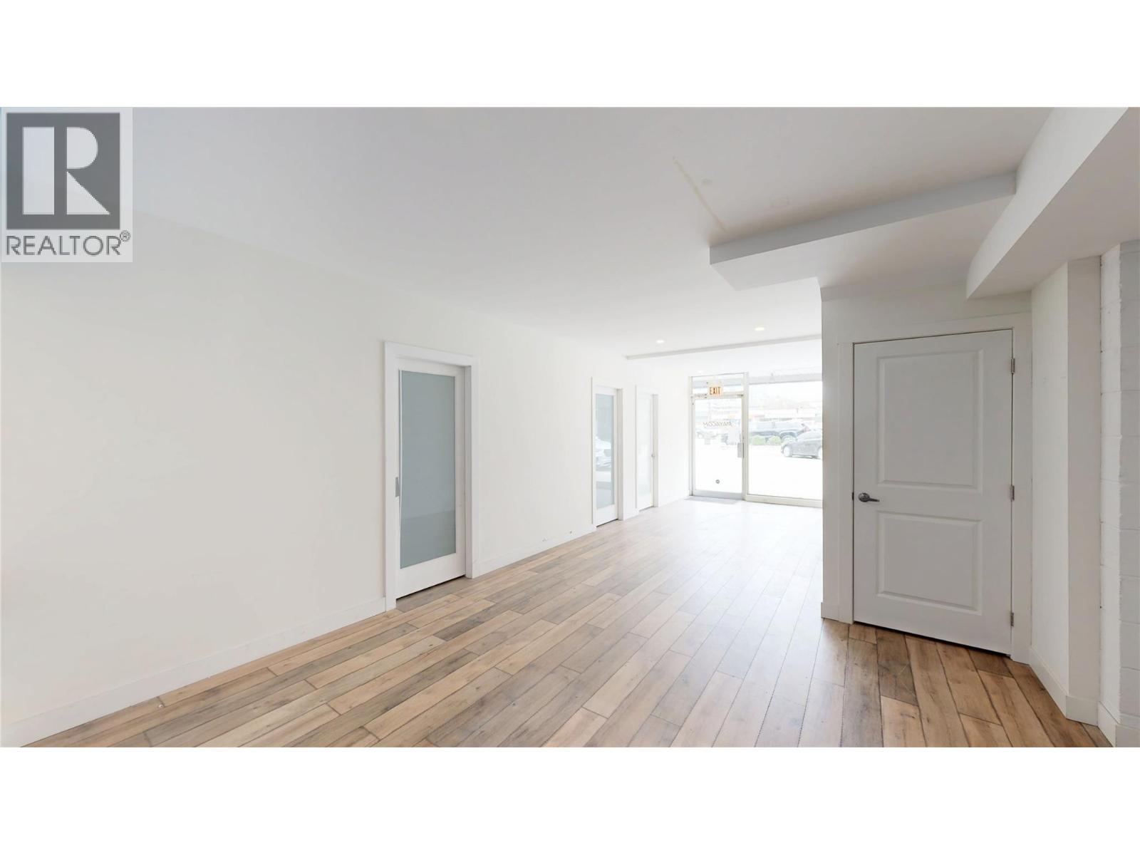  555 Lawrence Avenue, Kelowna