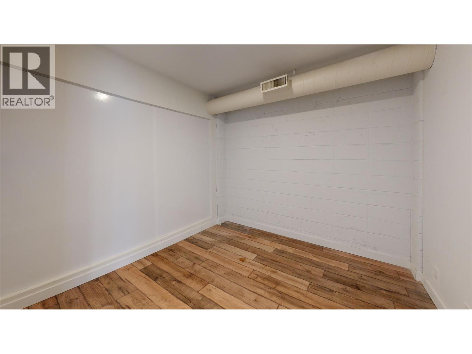  555 Lawrence Avenue, Kelowna